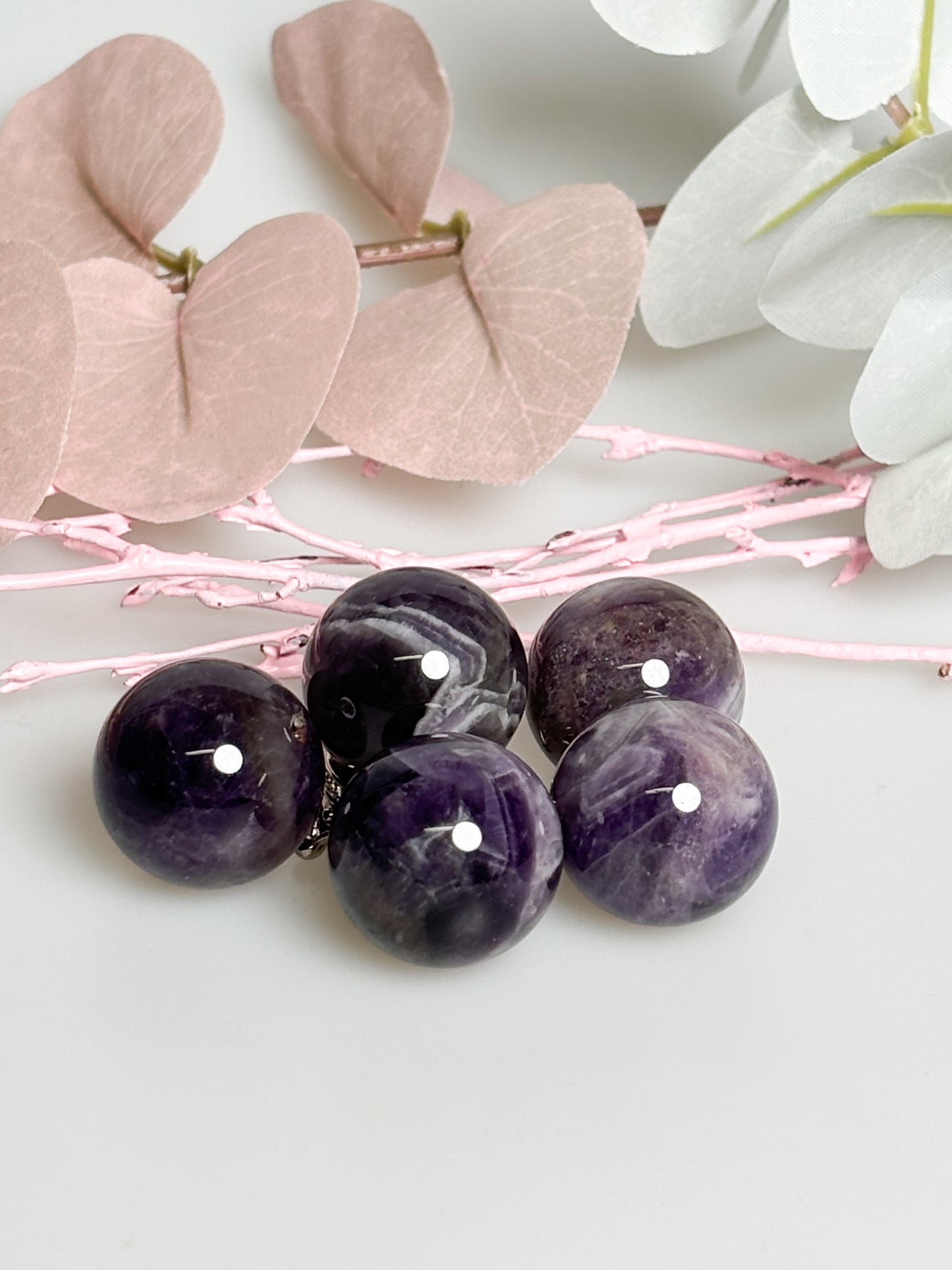 Small Dream Amethyst balls (approx. 2.4 cm) - Perfect for decoration or as a gemstone for our cage chains!