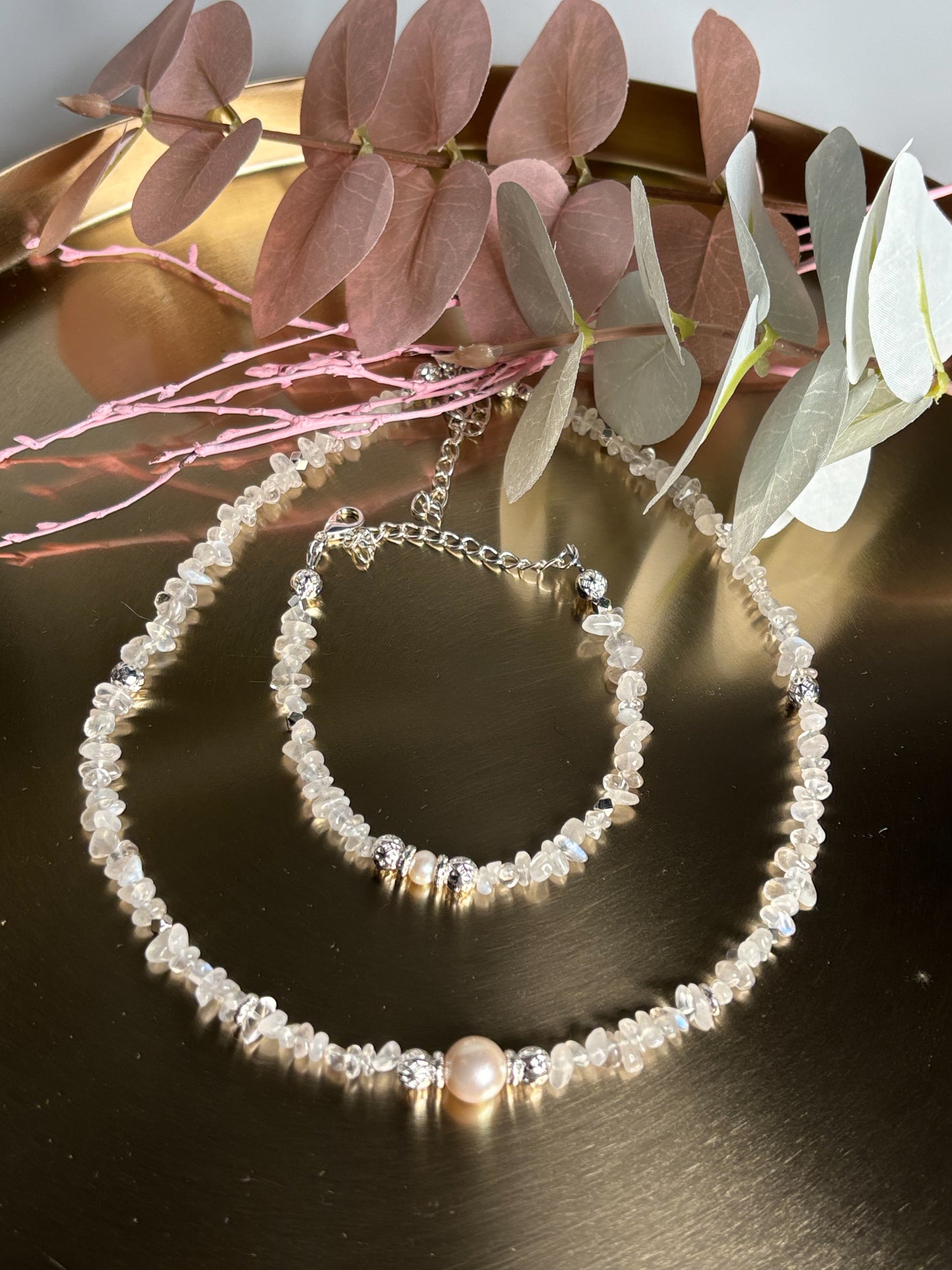Mondstein Splitterkette mit echter Süßwasserperle & Edelstahlelementen | 45cm Länge | Zarter Schmuck mit natürlichem Glanz