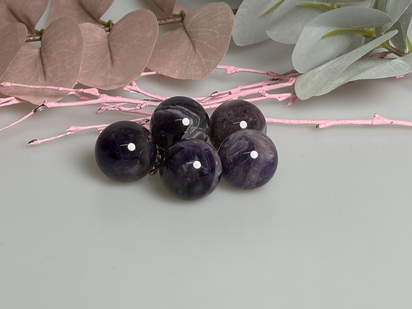 Small Dream Amethyst balls (approx. 2.4 cm) - Perfect for decoration or as a gemstone for our cage chains!