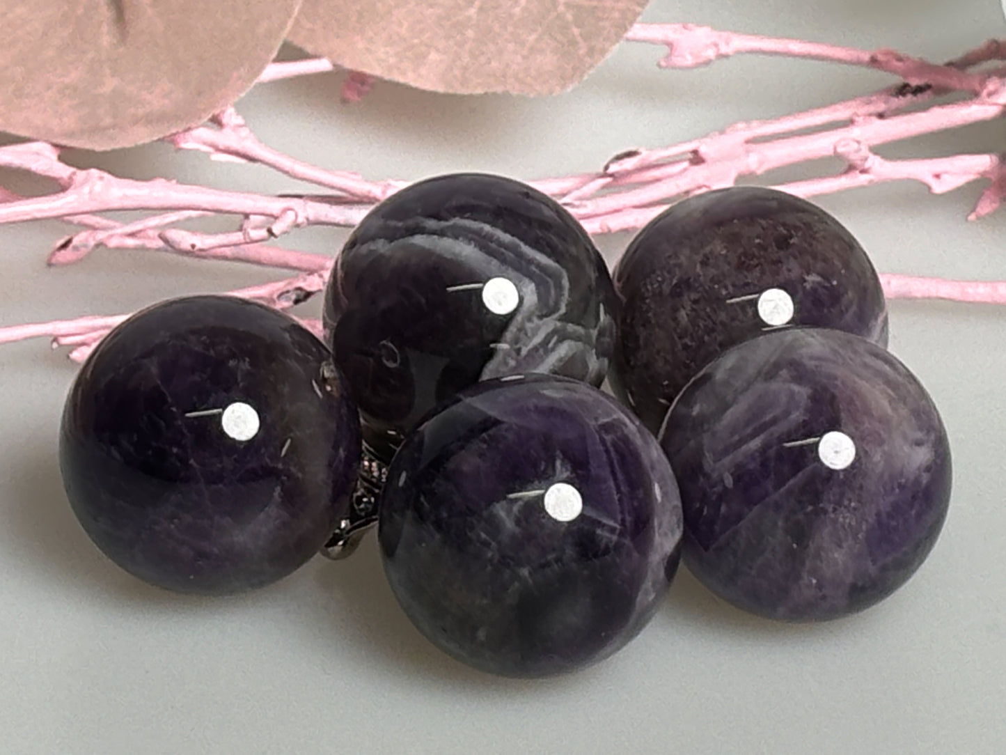 Small Dream Amethyst balls (approx. 2.4 cm) - Perfect for decoration or as a gemstone for our cage chains!