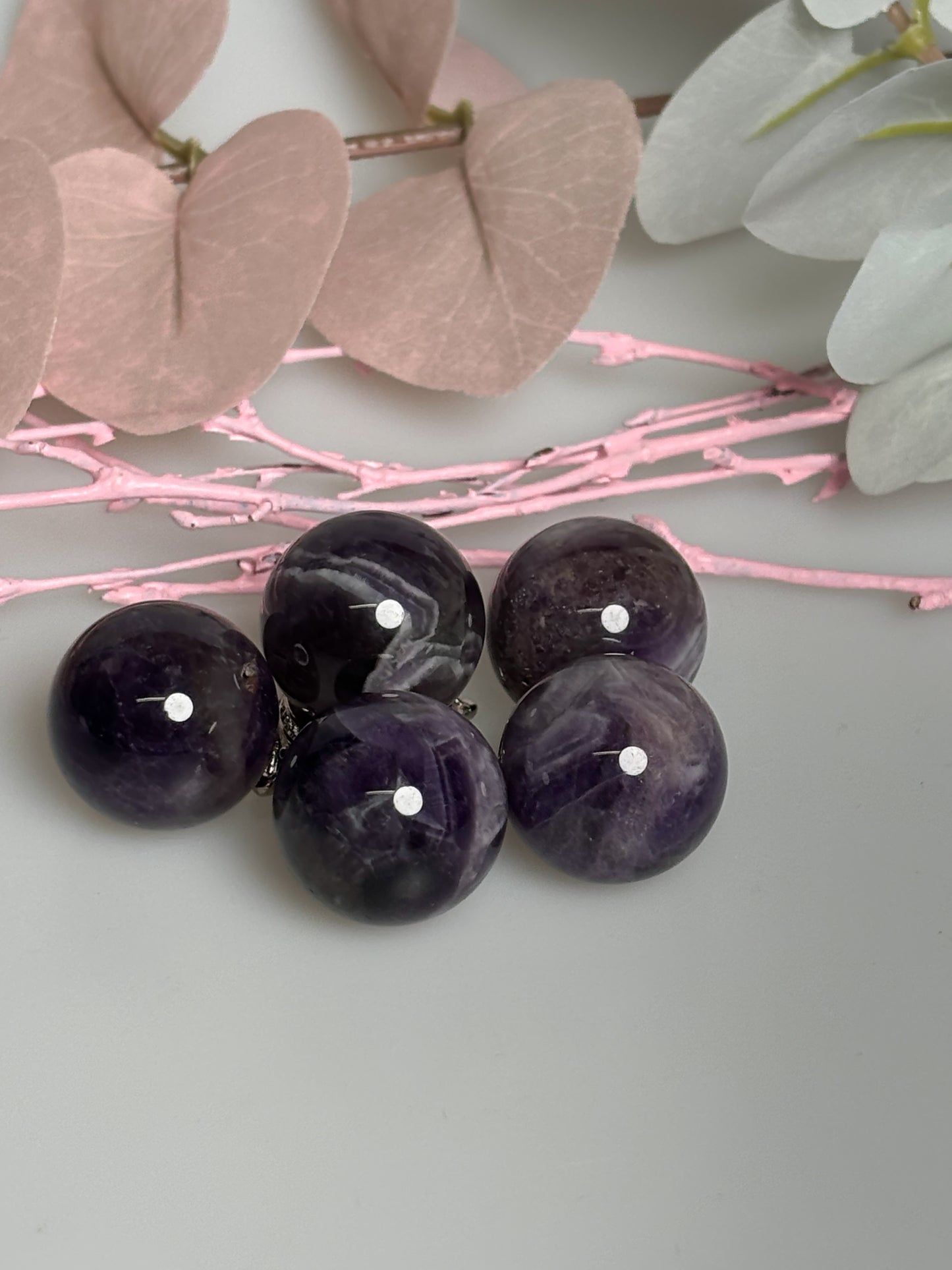 Small Dream Amethyst balls (approx. 2.4 cm) - Perfect for decoration or as a gemstone for our cage chains!