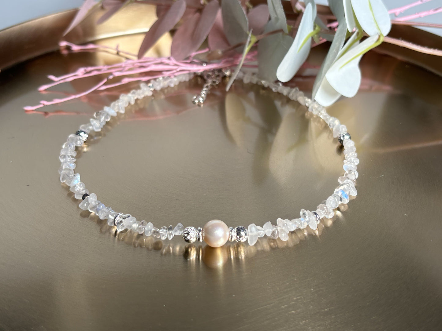 Mondstein Splitterkette mit echter Süßwasserperle & Edelstahlelementen | 45cm Länge | Zarter Schmuck mit natürlichem Glanz