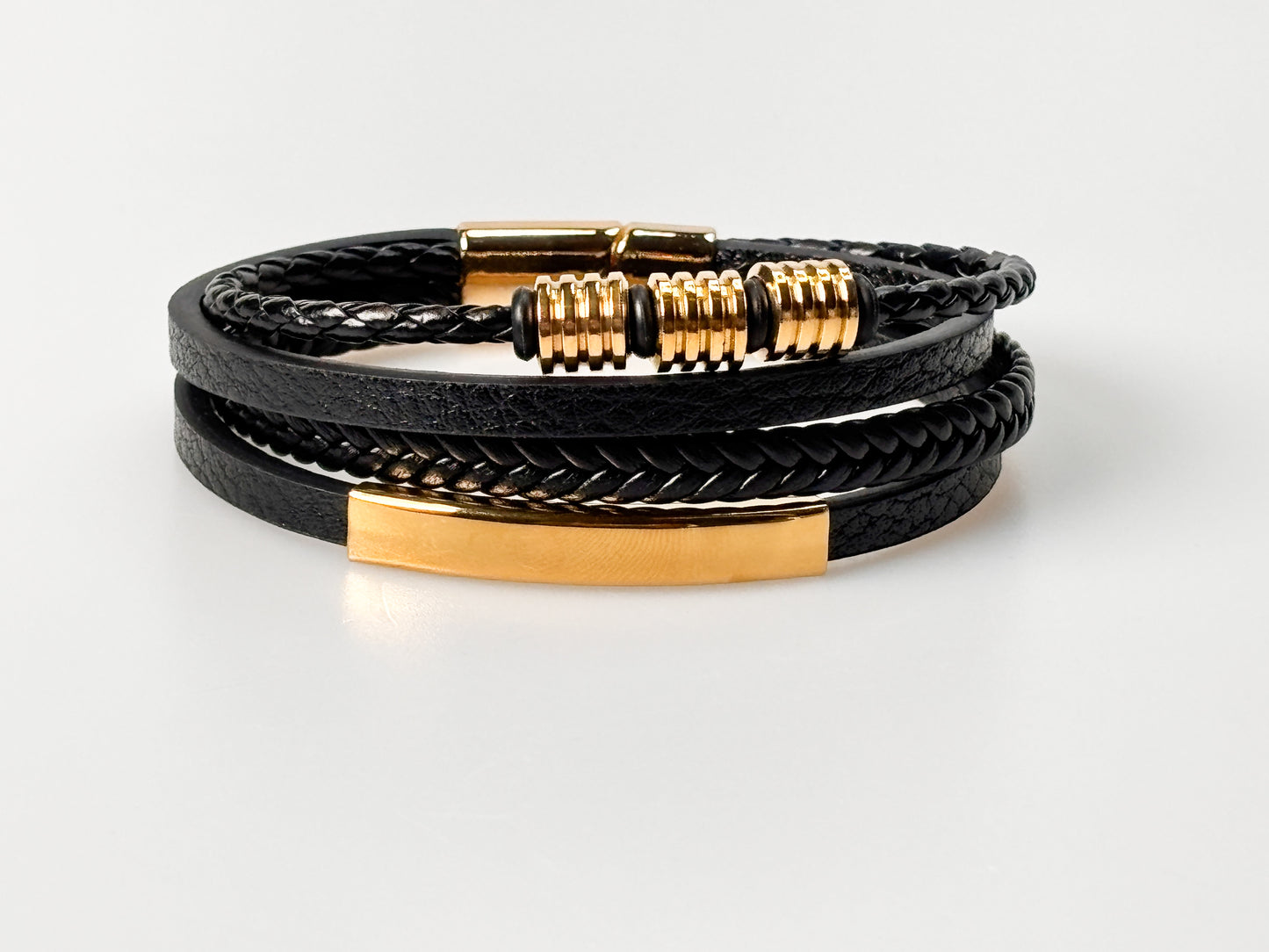 4-reihiges Lederarmband mit vergoldetem Edelstahl – Männerarmband 21 cm, Schnallenverschluss
