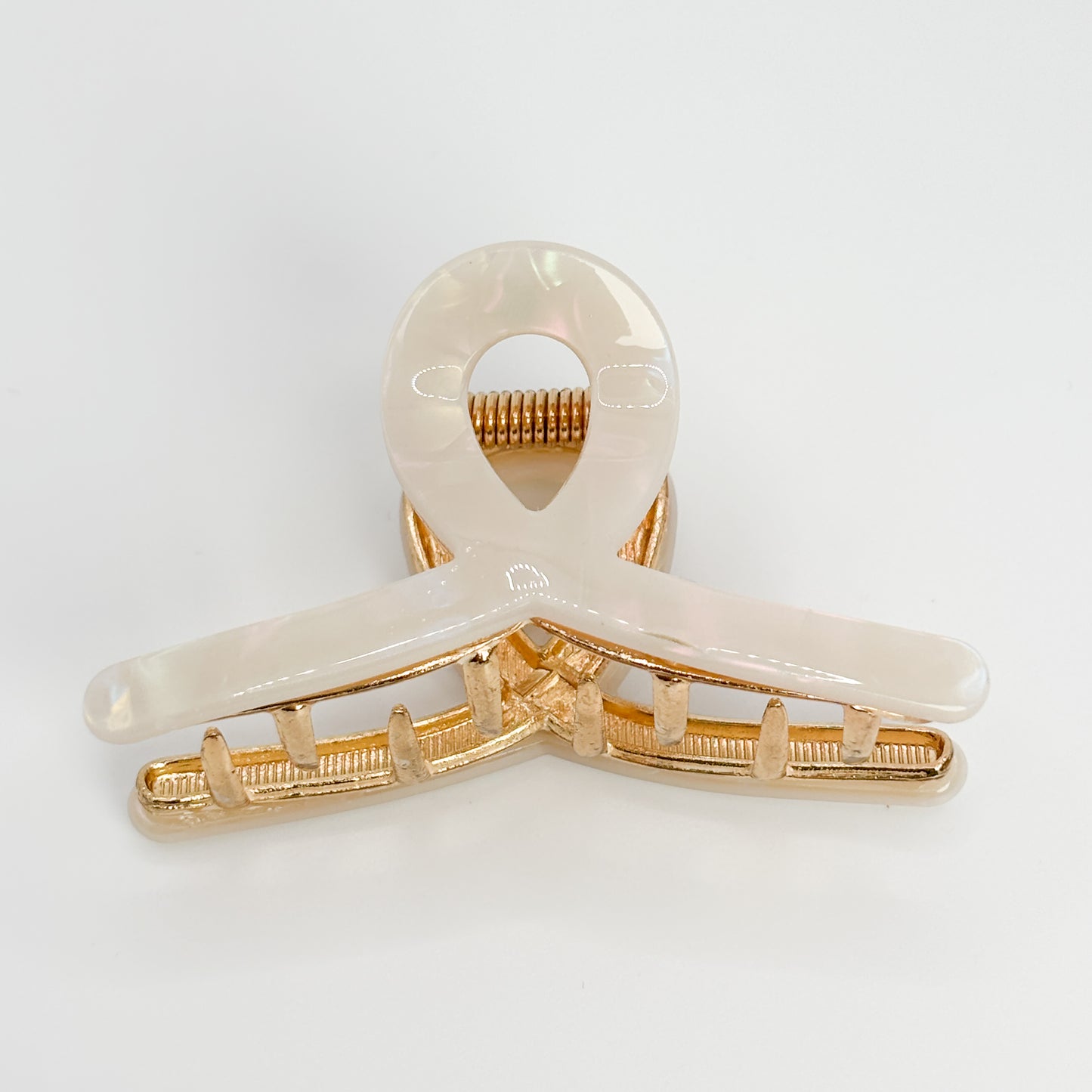Kleine Haarklammer Schleifenoptik Gold mit weiß schimmernder Oberfläche 6x2,8 cm (Kopie)