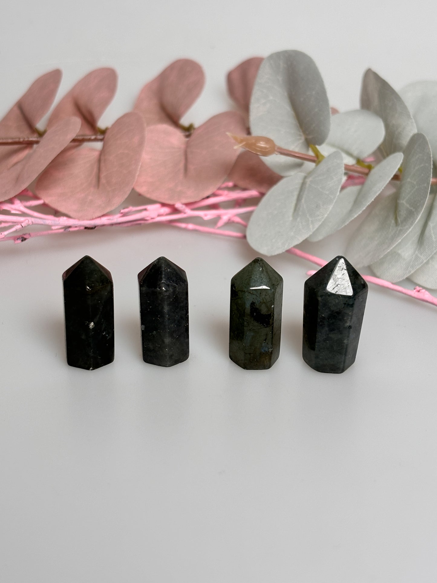 Mini Labradorit Türmchen mit Flash – Edelstein-Türmchen für Energie und Schutz
