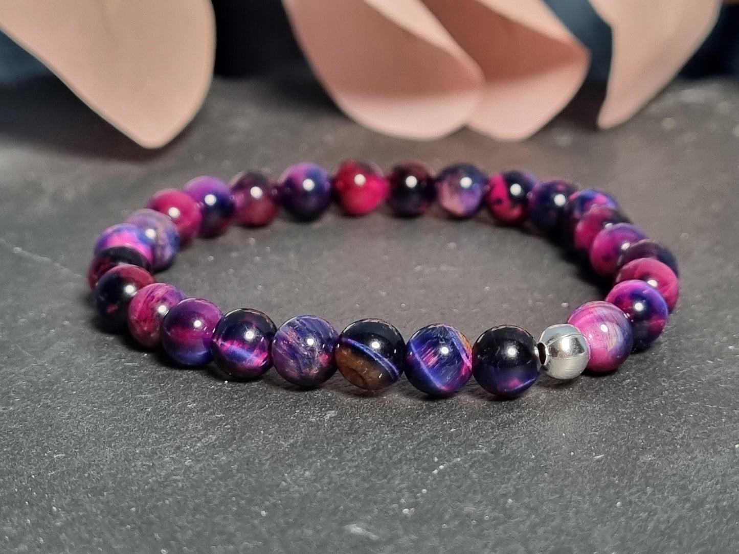 Armband Tigerauge Galaxy/6mm/ elastisch/ lila/ Stärke und Ausdauer