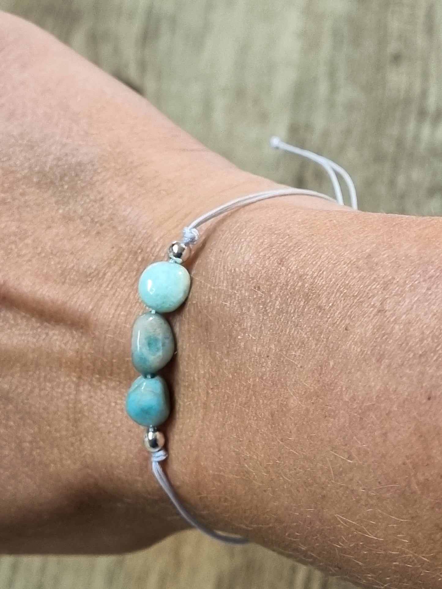 Delicate bracelet with macrame clasp and amazonite