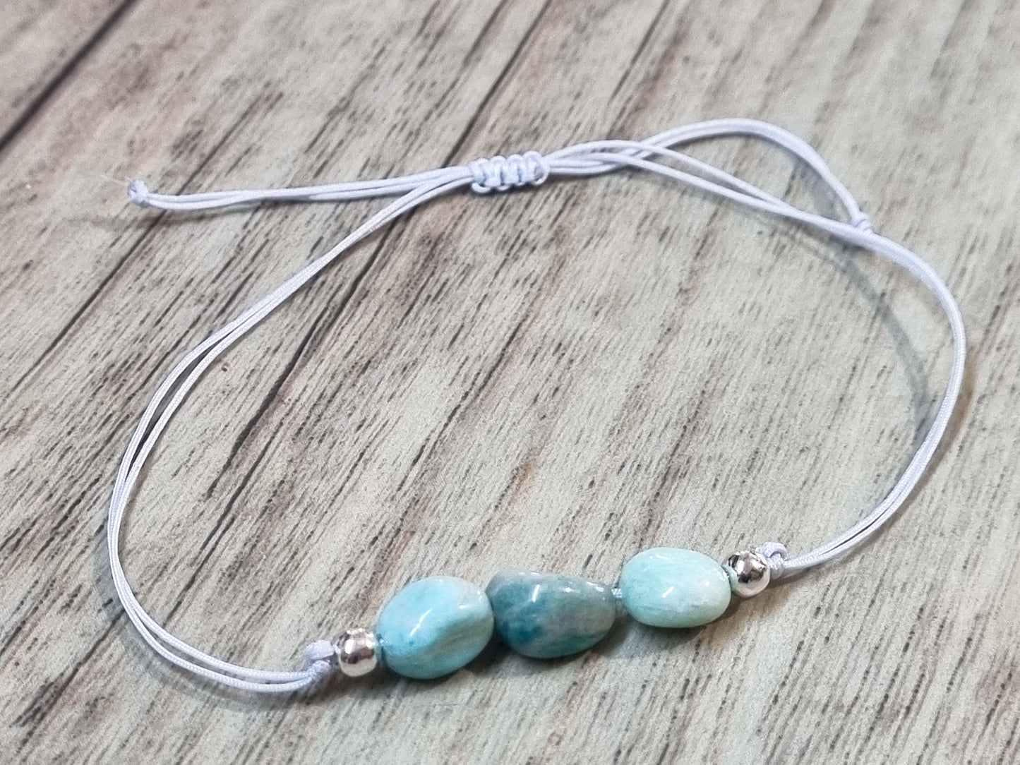 Delicate bracelet with macrame clasp and amazonite