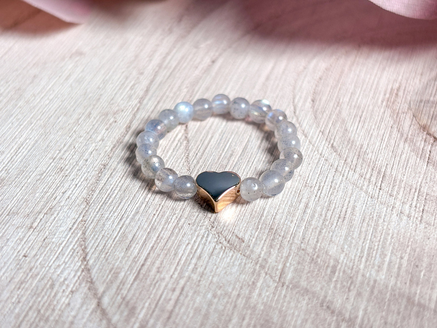 elastic pearl ring Labradorite with heart