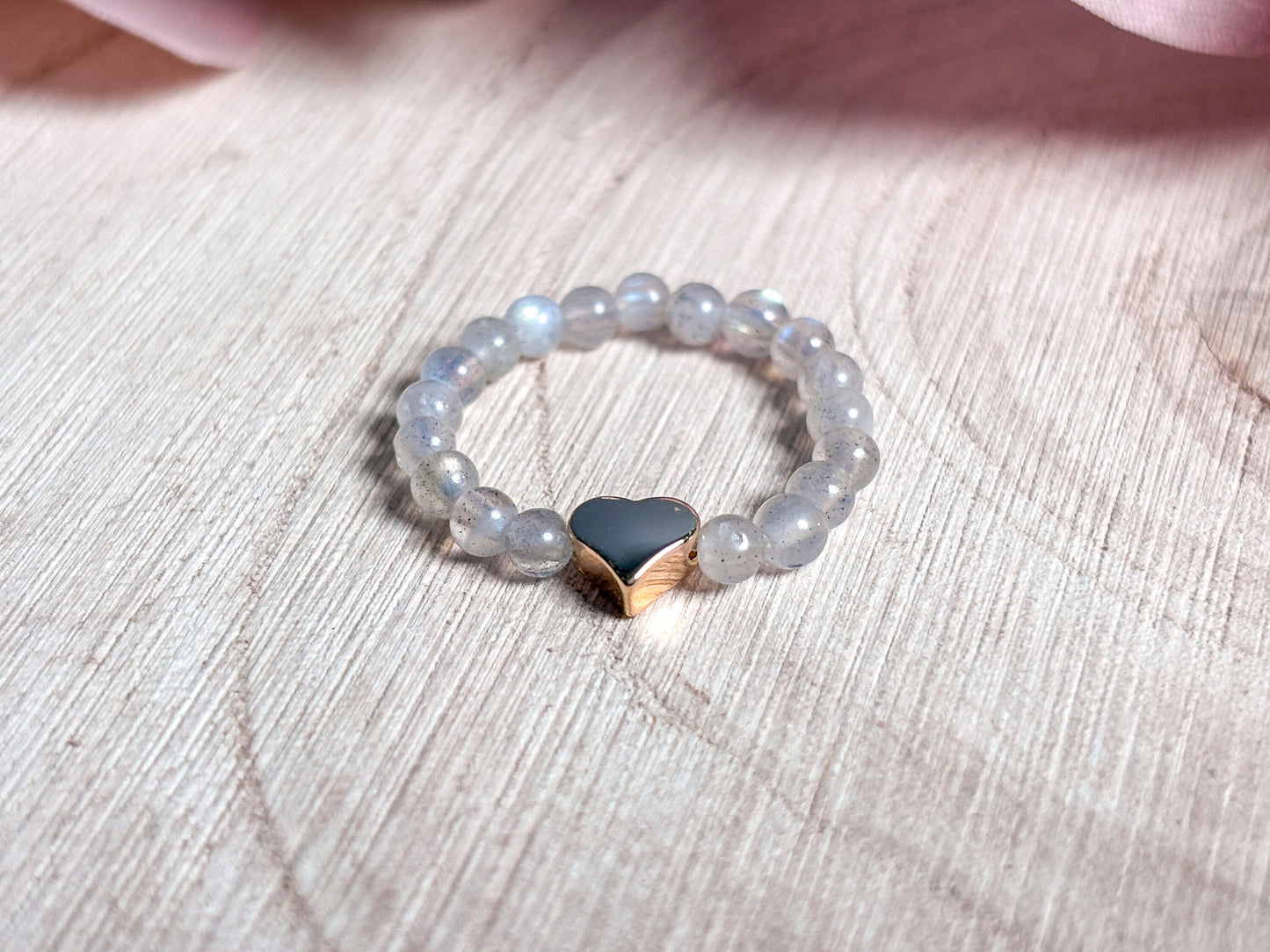 elastic pearl ring Labradorite with heart