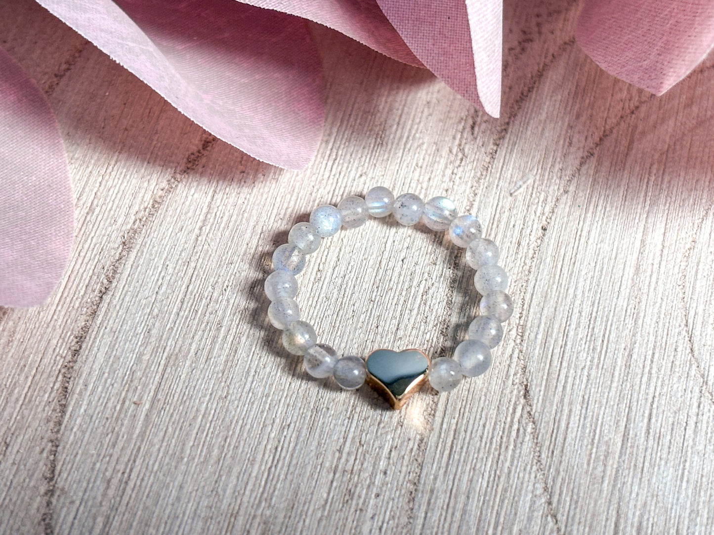 elastic pearl ring Labradorite with heart