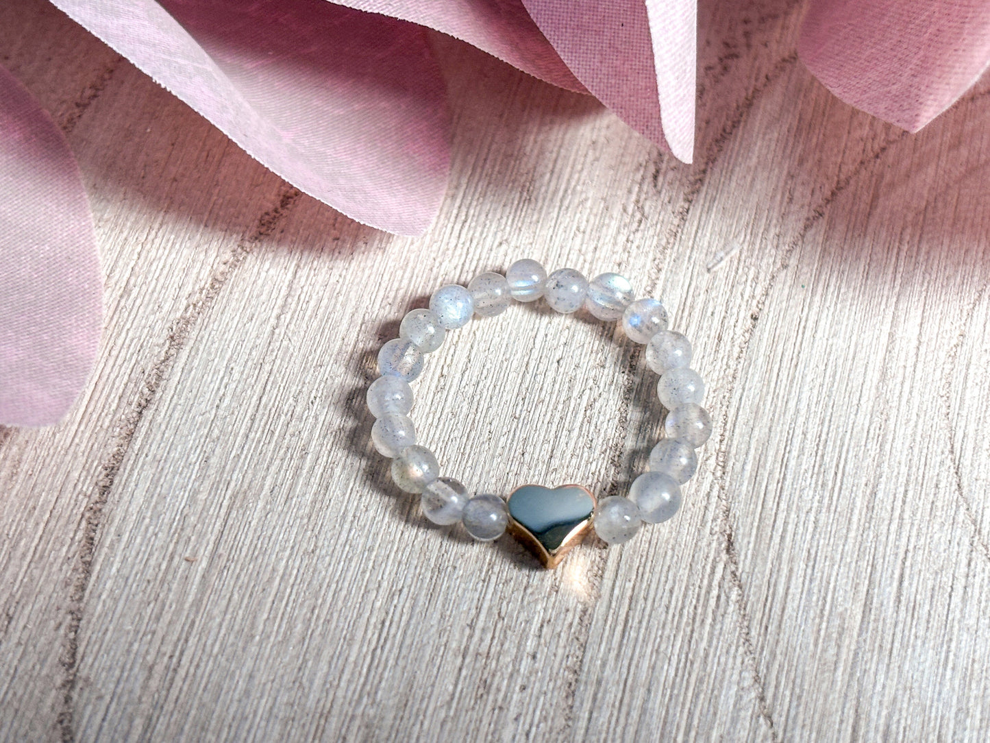 elastic pearl ring Labradorite with heart