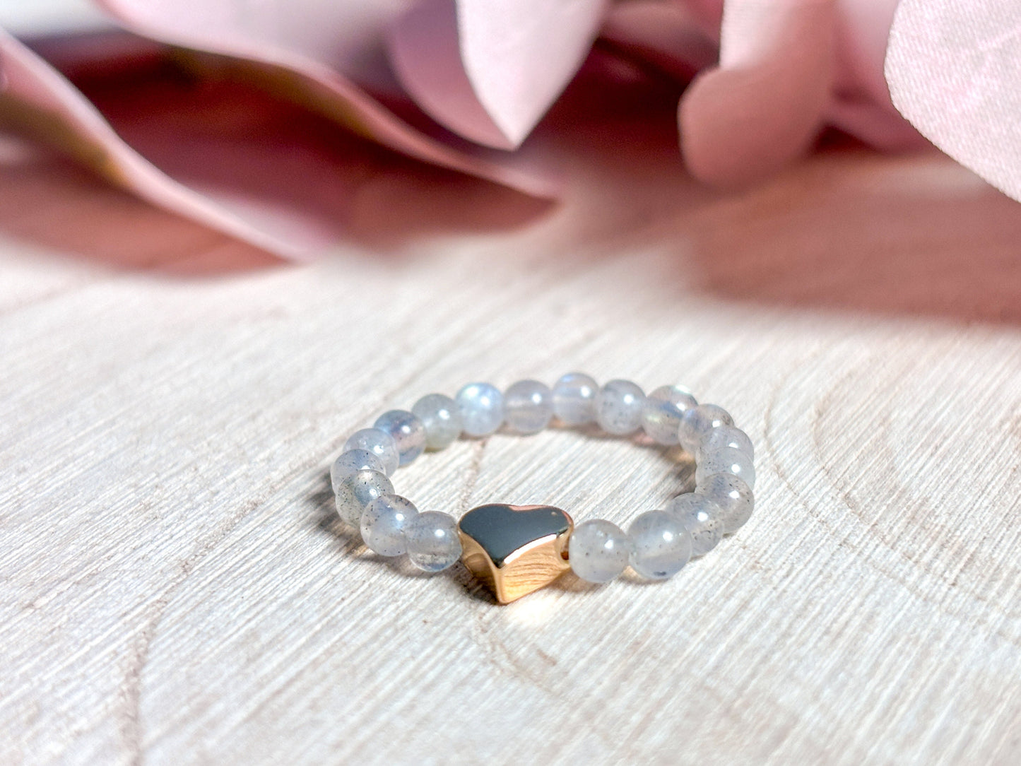 elastic pearl ring Labradorite with heart