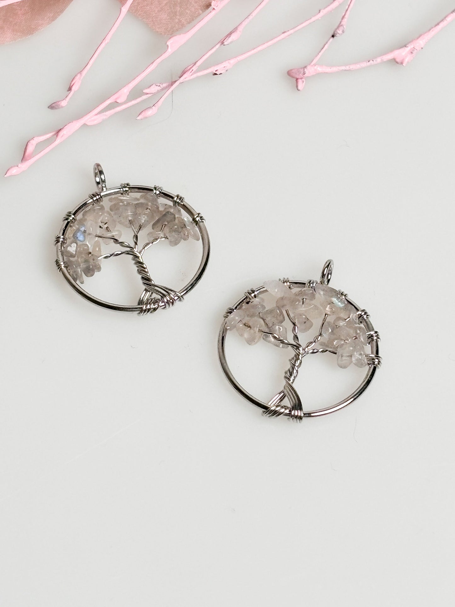 Tree of Life: Round wire pendant with labradorite splinters | silver