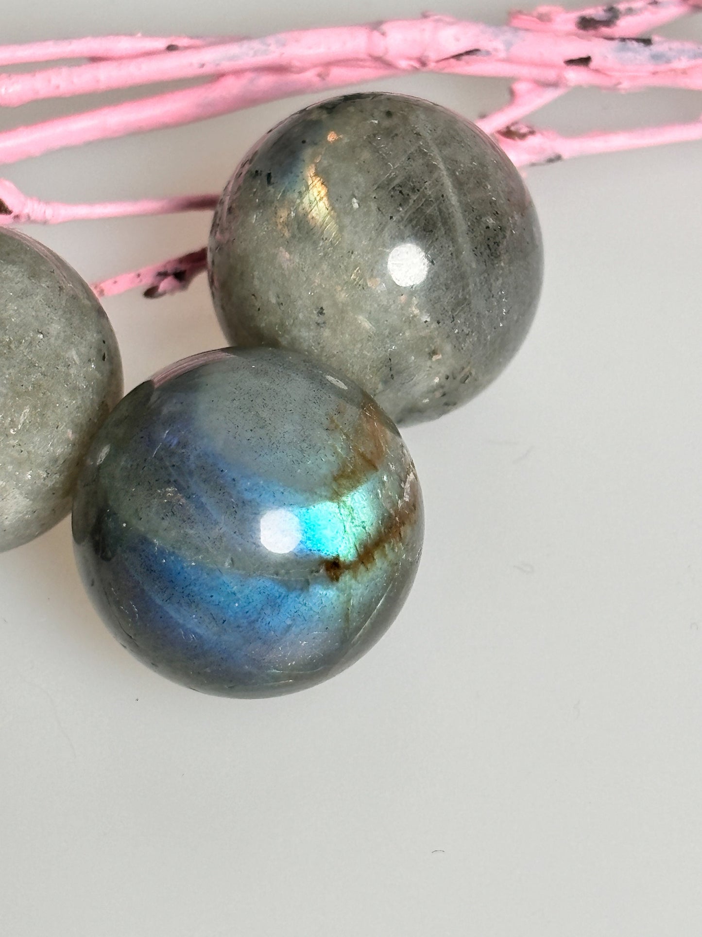 Small Labradorite Ball (2 cm) - Natural Shine and Play of Colors