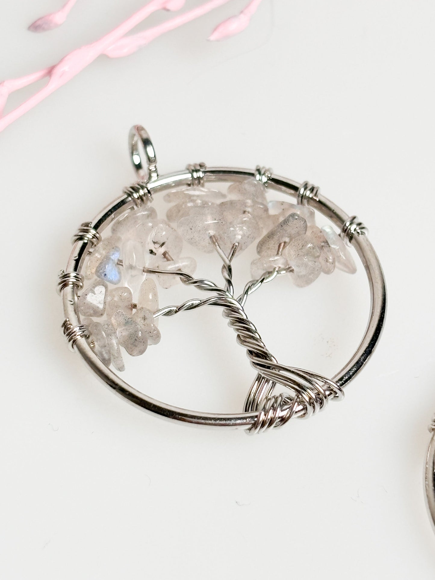 Tree of Life: Round wire pendant with labradorite splinters | silver