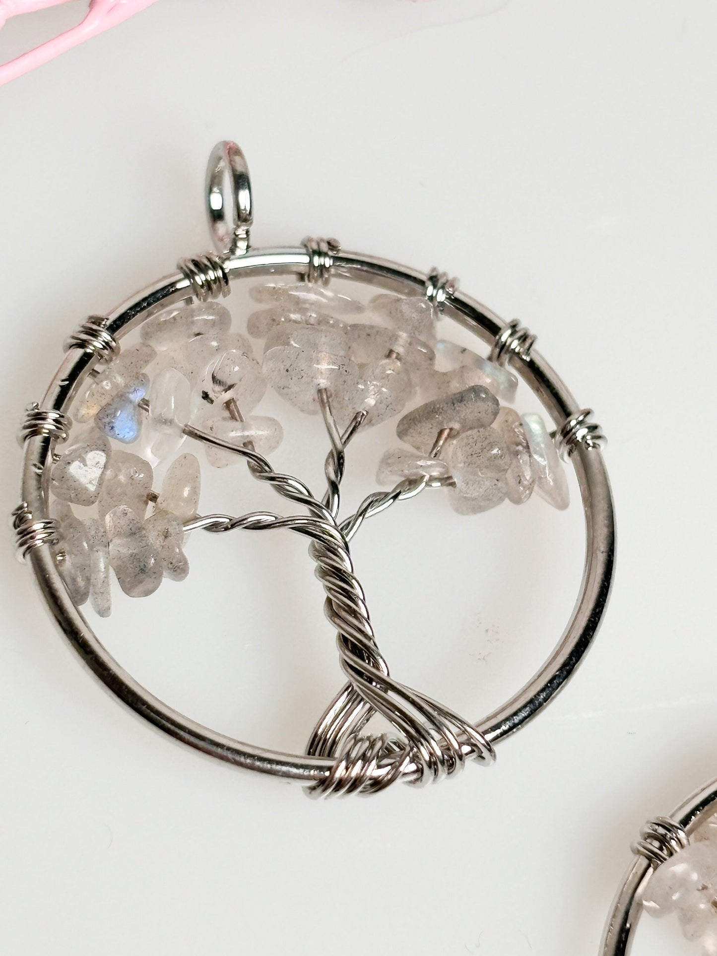 Tree of Life: Round wire pendant with labradorite splinters | silver