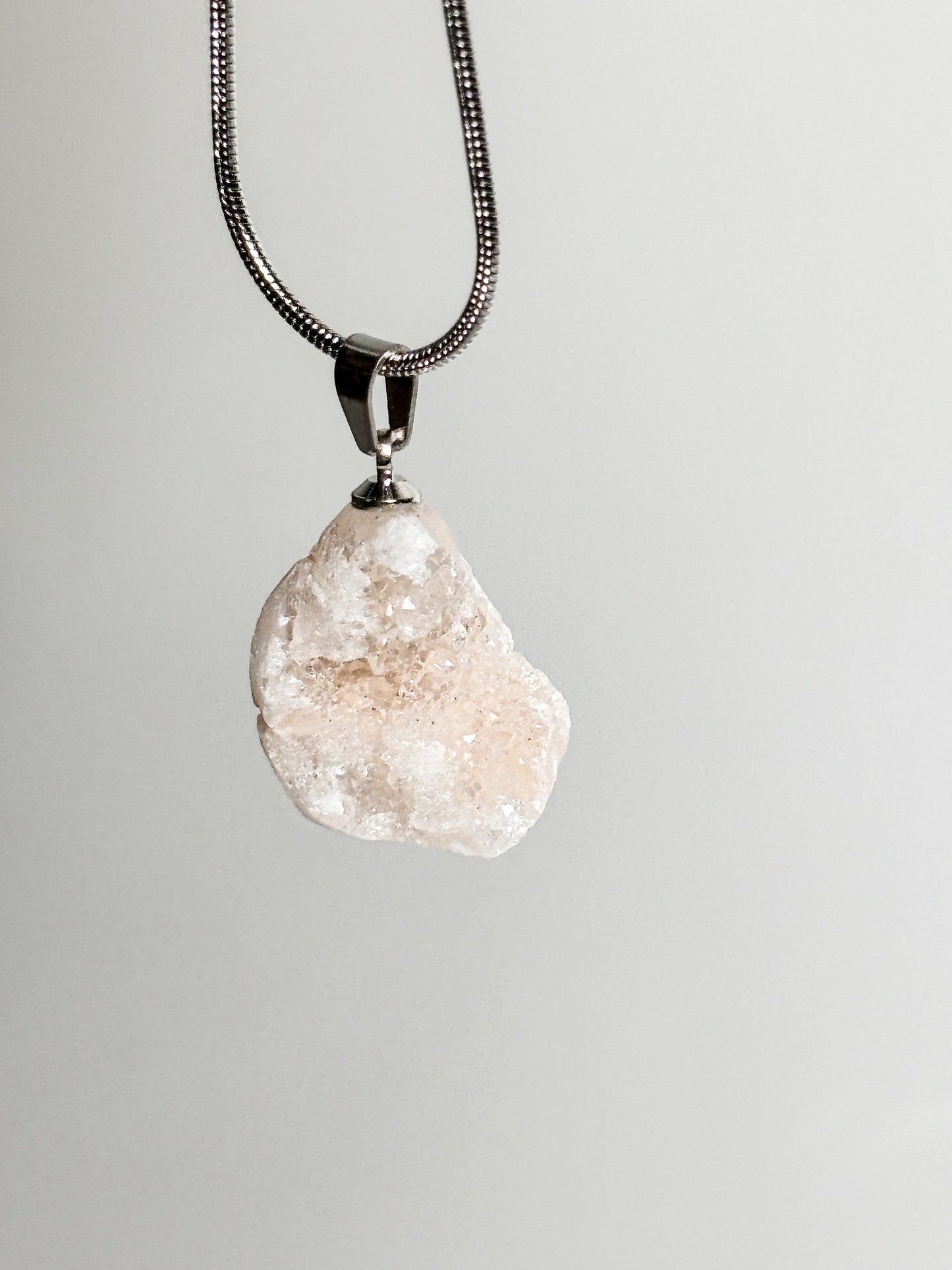 Glittering White Agate Druzy Pendant - A Touch of Elegance