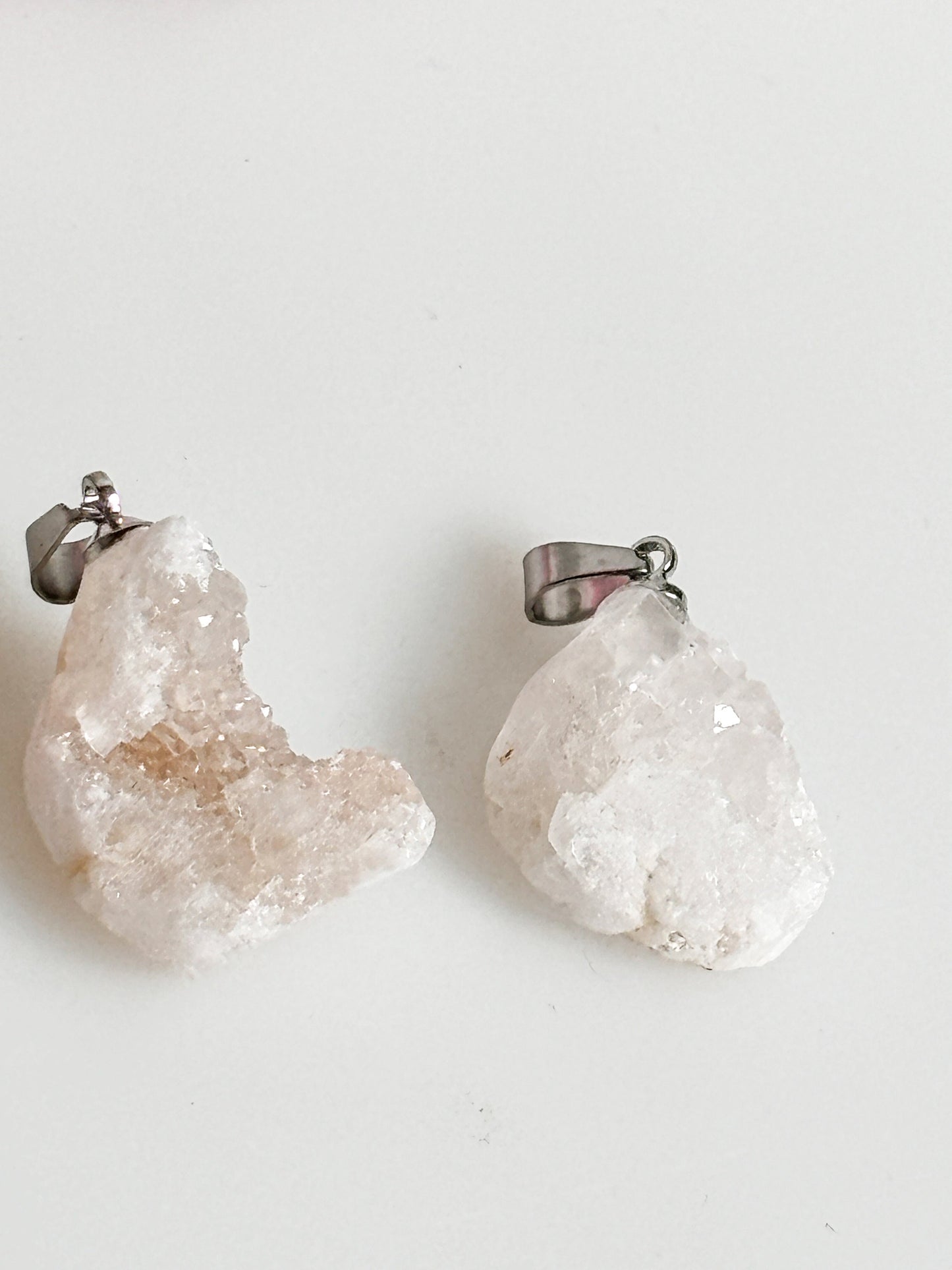 Glittering White Agate Druzy Pendant - A Touch of Elegance