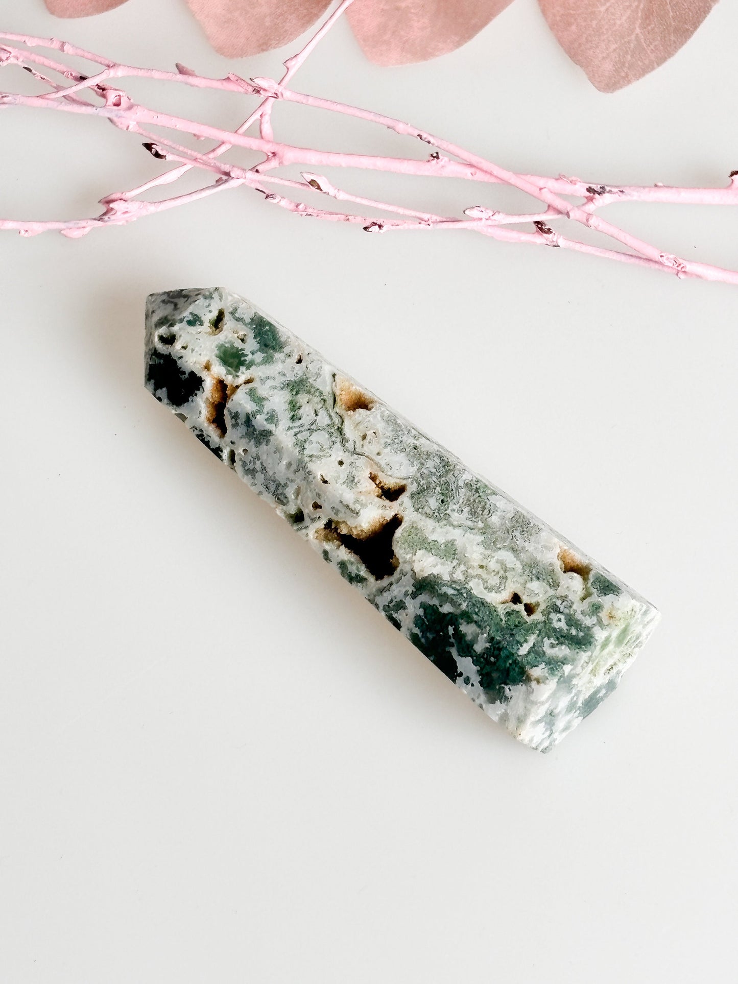 Glittering Moss Agate Tower: Natural Jewel, 8.5x2.1cm 69g