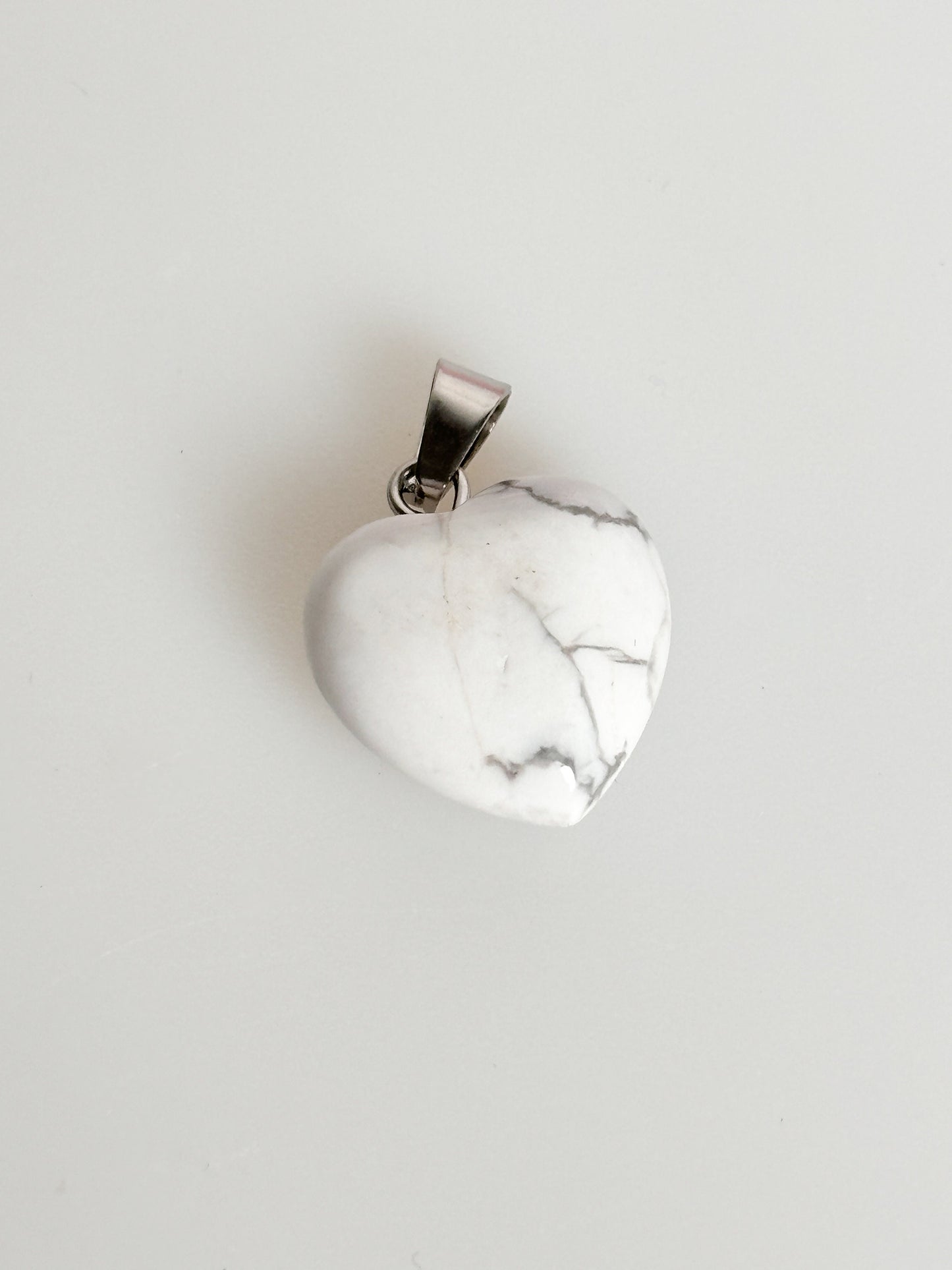 Beautiful howlite heart pendant with silver eyelet - 1.5x1.5cm