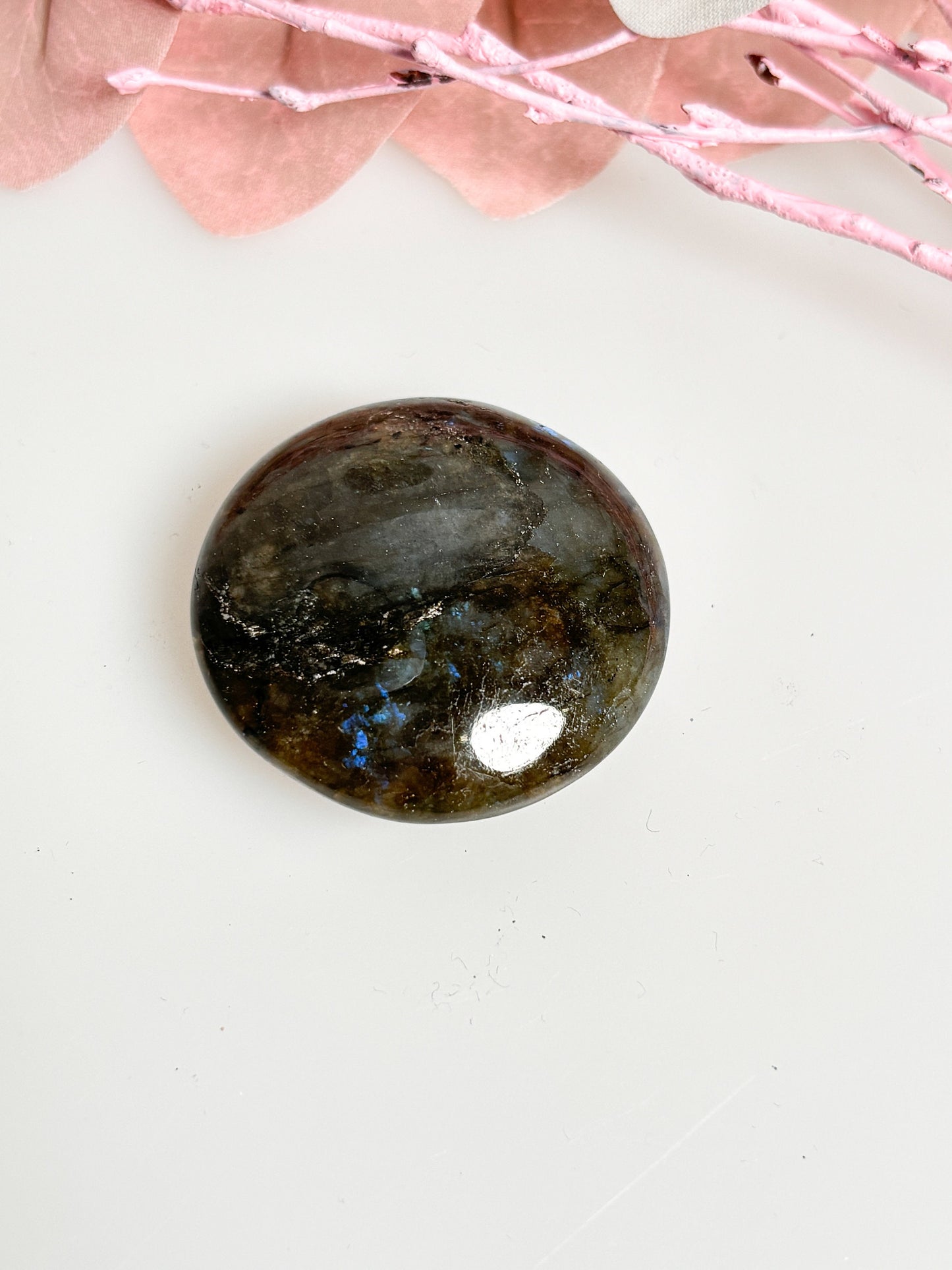 Labradorite pocket stone - round disc, approx. 4cm diameter, 1.4cm height