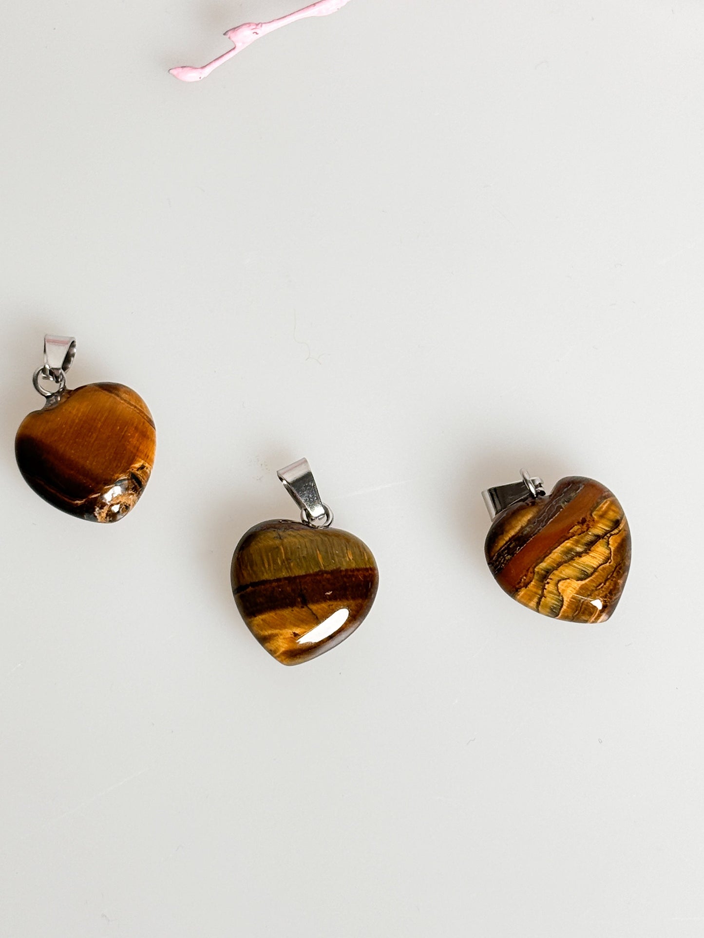 Heart-shaped tiger eye pendant - brings courage and self-confidence