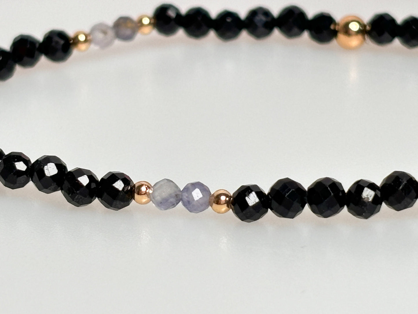 Delicate bracelet with black tourmaline and kyanite beads (approx. 3 mm) elastic|black|blue