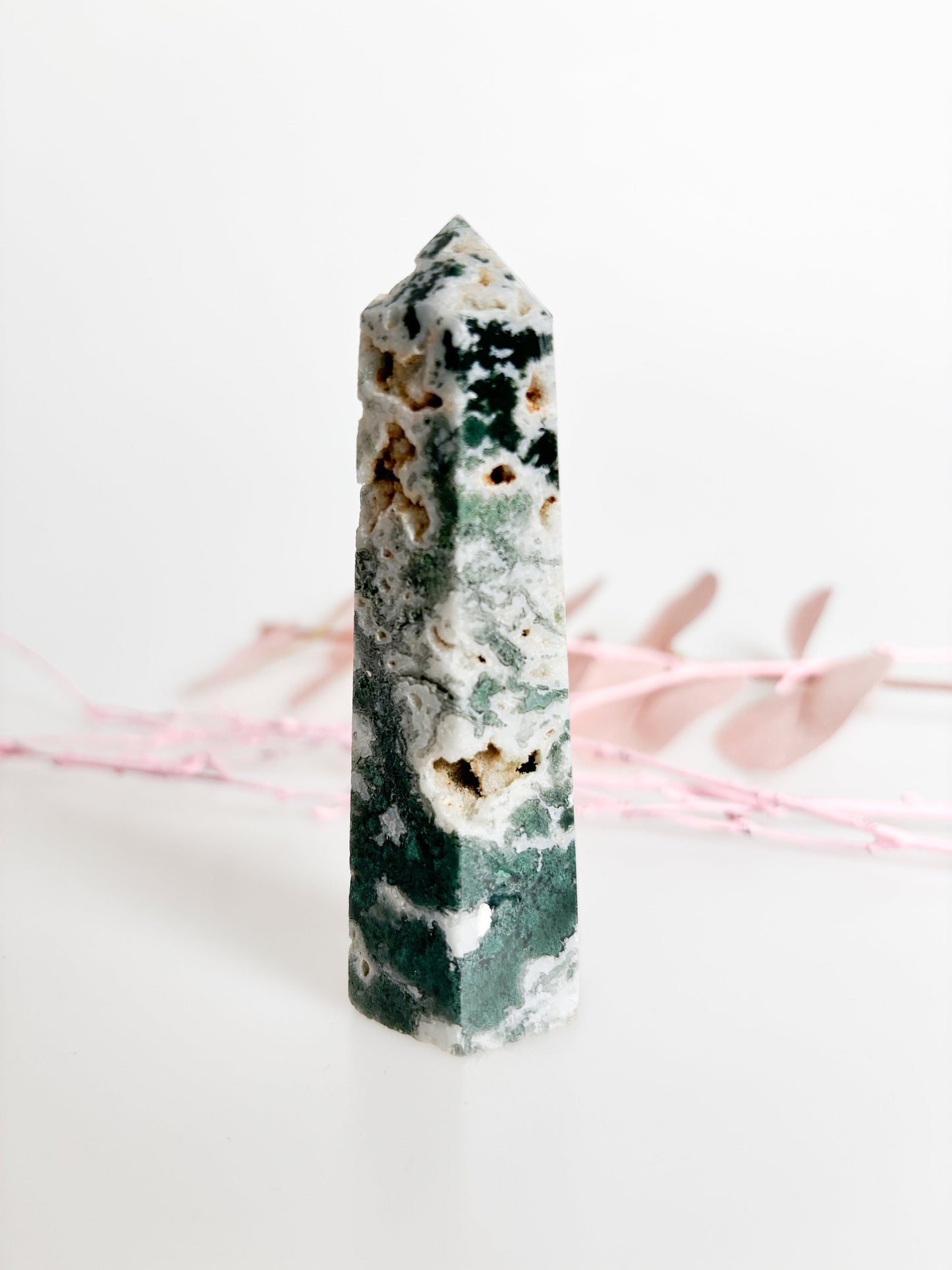 Glittering Moss Agate Tower: Natural Jewel, 8.5x2.1cm 69g