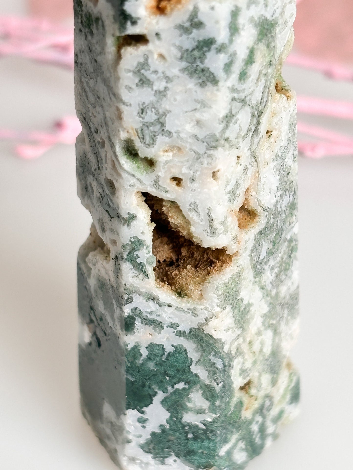 Glittering Moss Agate Tower: Natural Jewel, 8.5x2.1cm 69g