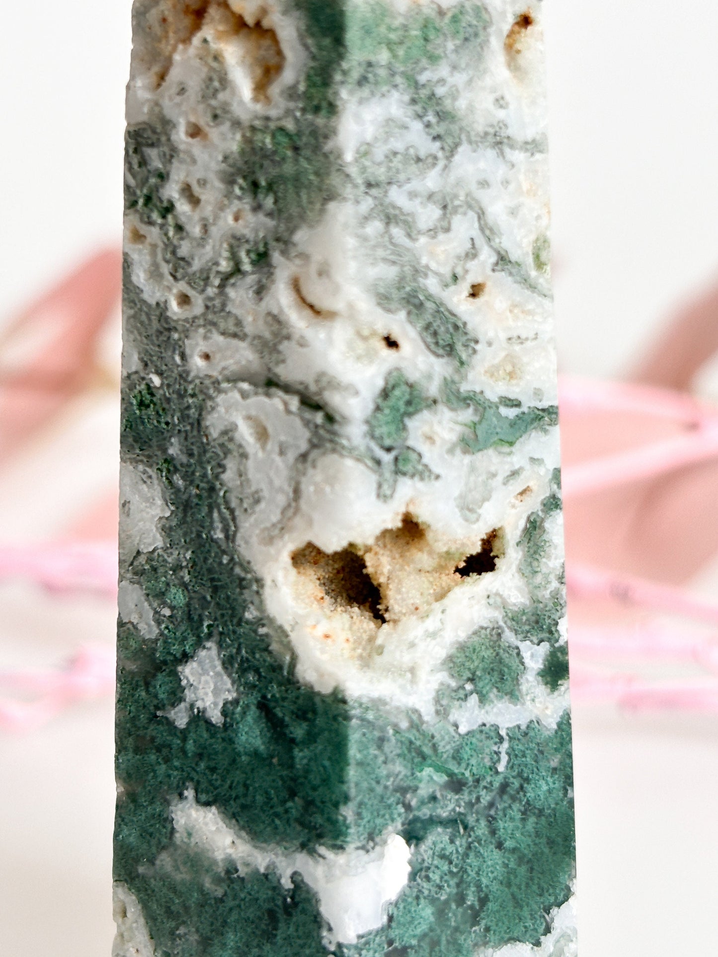 Glittering Moss Agate Tower: Natural Jewel, 8.5x2.1cm 69g