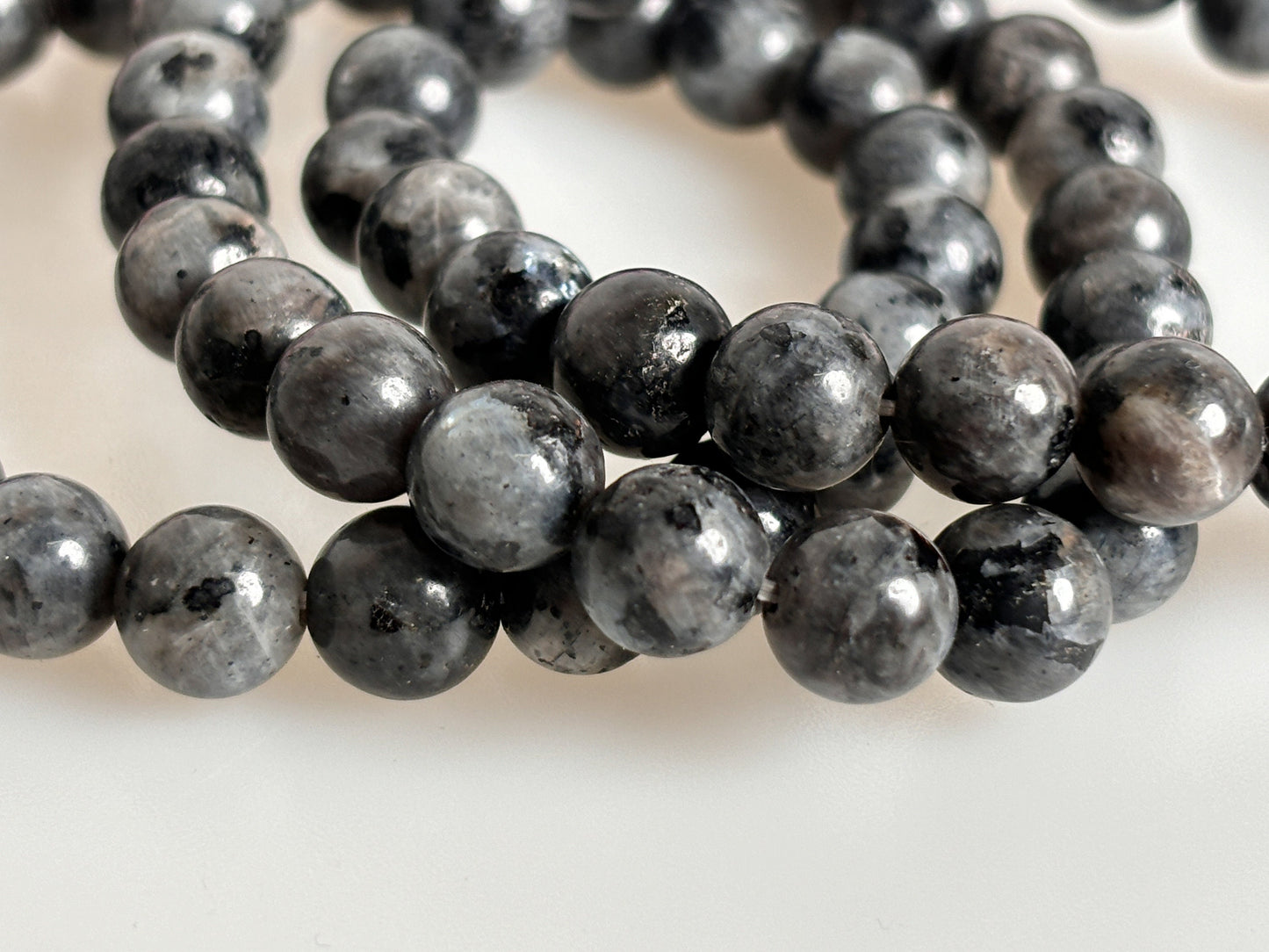 Naturally shimmering: Elastic Larvikite pearl bracelet, 8mm pearls, length approx. 17.5cm