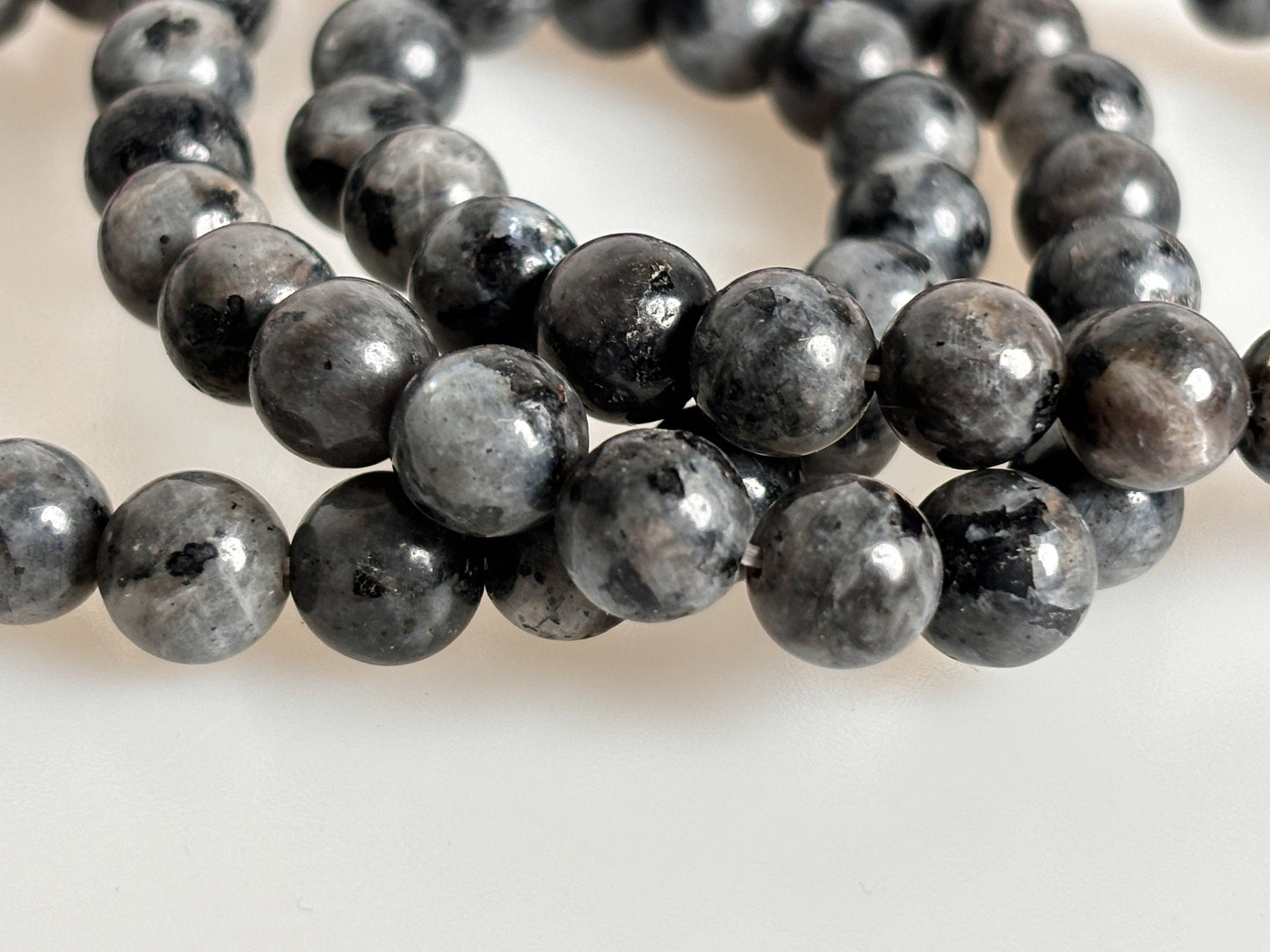 Naturally shimmering: Elastic Larvikite pearl bracelet, 8mm pearls, length approx. 17.5cm