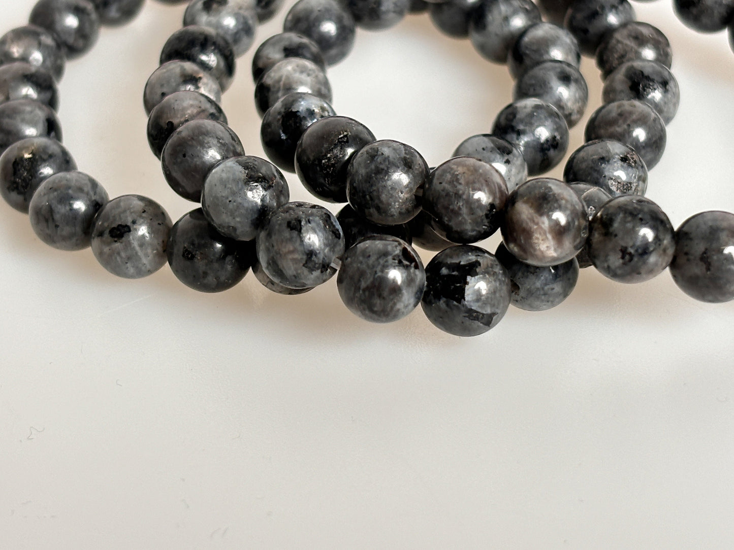 Naturally shimmering: Elastic Larvikite pearl bracelet, 8mm pearls, length approx. 17.5cm