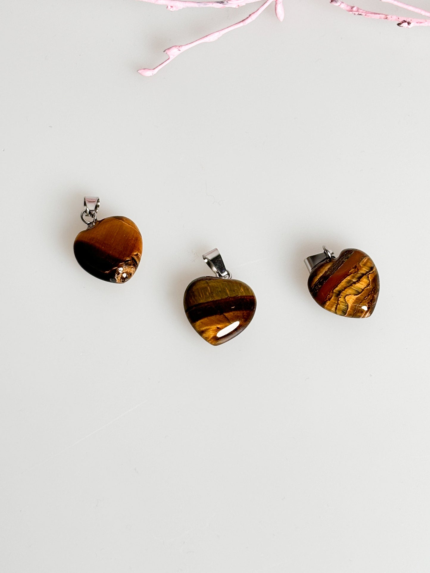 Heart-shaped tiger eye pendant - brings courage and self-confidence