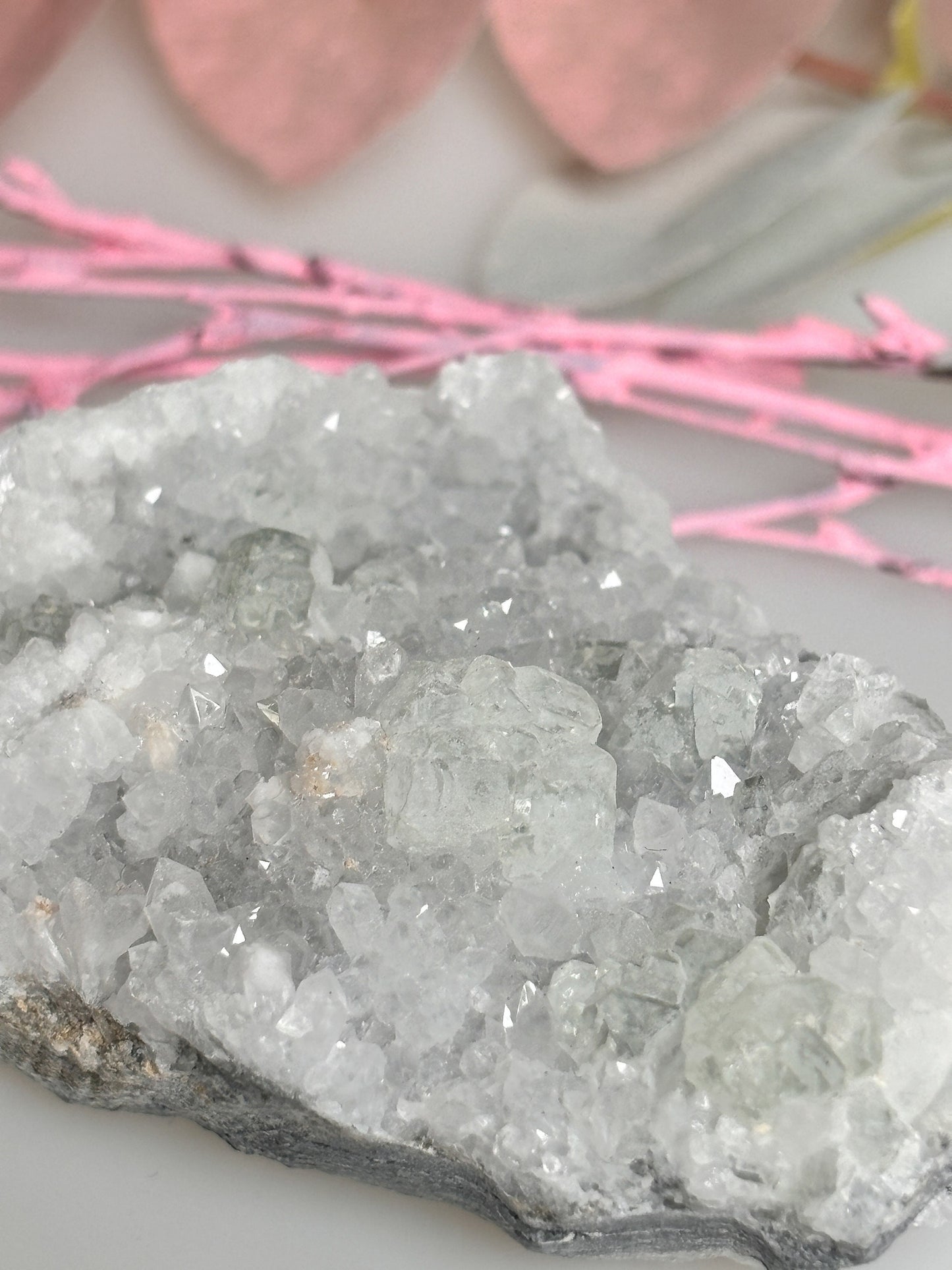 Light Fluorite Stone 7.6x4.5x1.3 cm 84g - Natural Crystal for Collectors