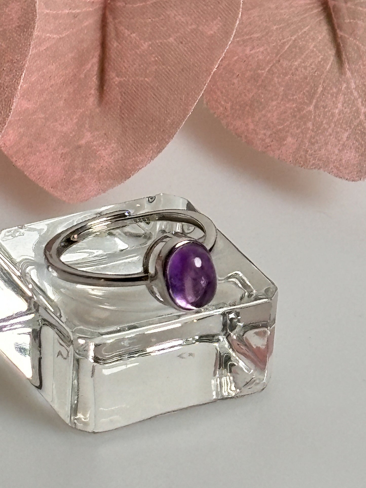Adjustable silver ring 925 with oval amethyst stone, jewelry with impact, elegant gemstone ring