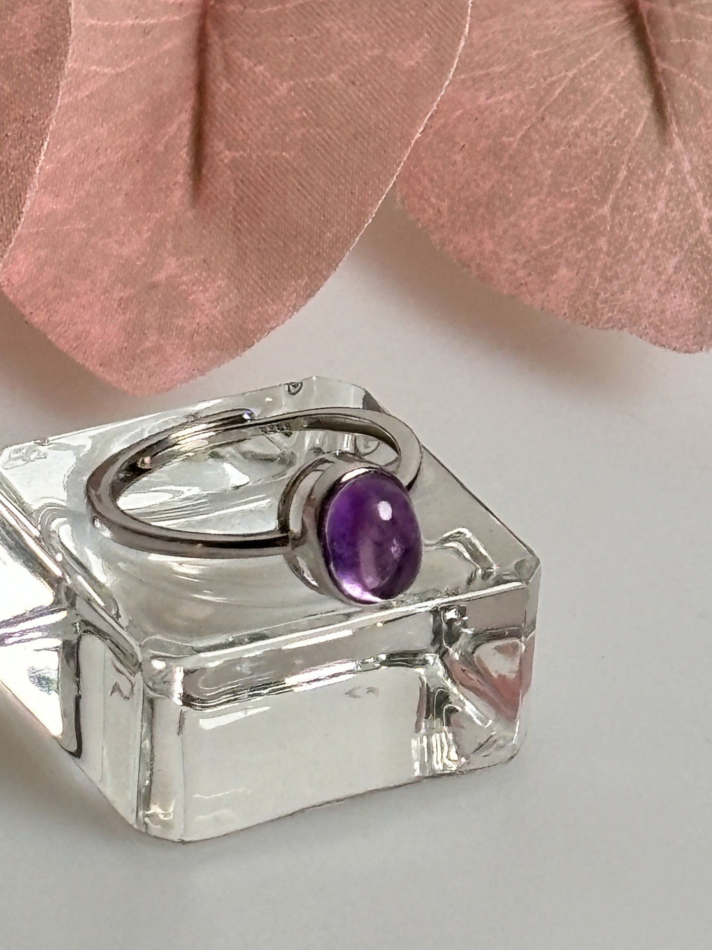 Adjustable silver ring 925 with oval amethyst stone, jewelry with impact, elegant gemstone ring