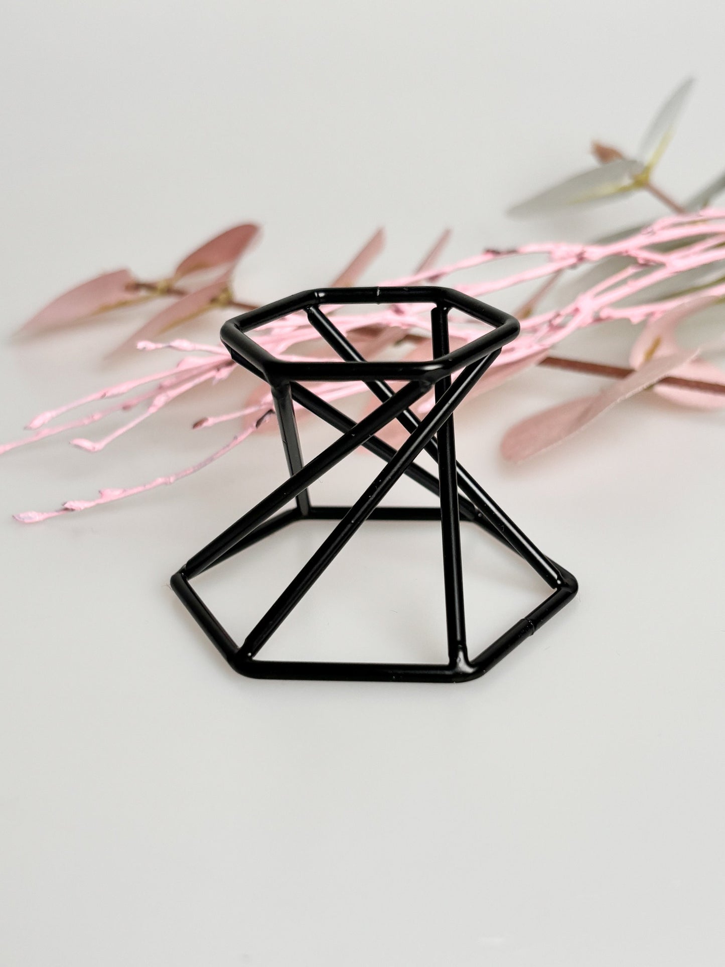 Minimalistischer Kugelhalter in Schwarz oder Silber - Perfekt für Große Kristallkugeln