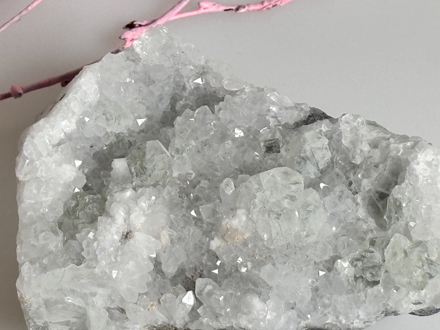 Light Fluorite Stone 7.6x4.5x1.3 cm 84g - Natural Crystal for Collectors