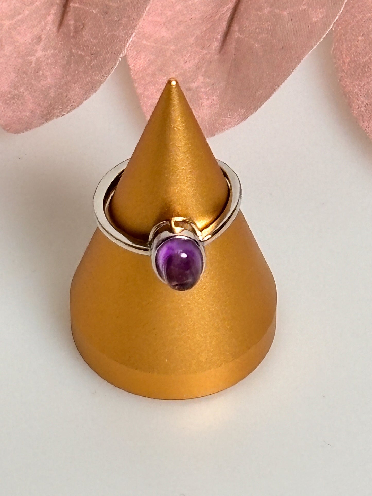 Adjustable silver ring 925 with oval amethyst stone, jewelry with impact, elegant gemstone ring