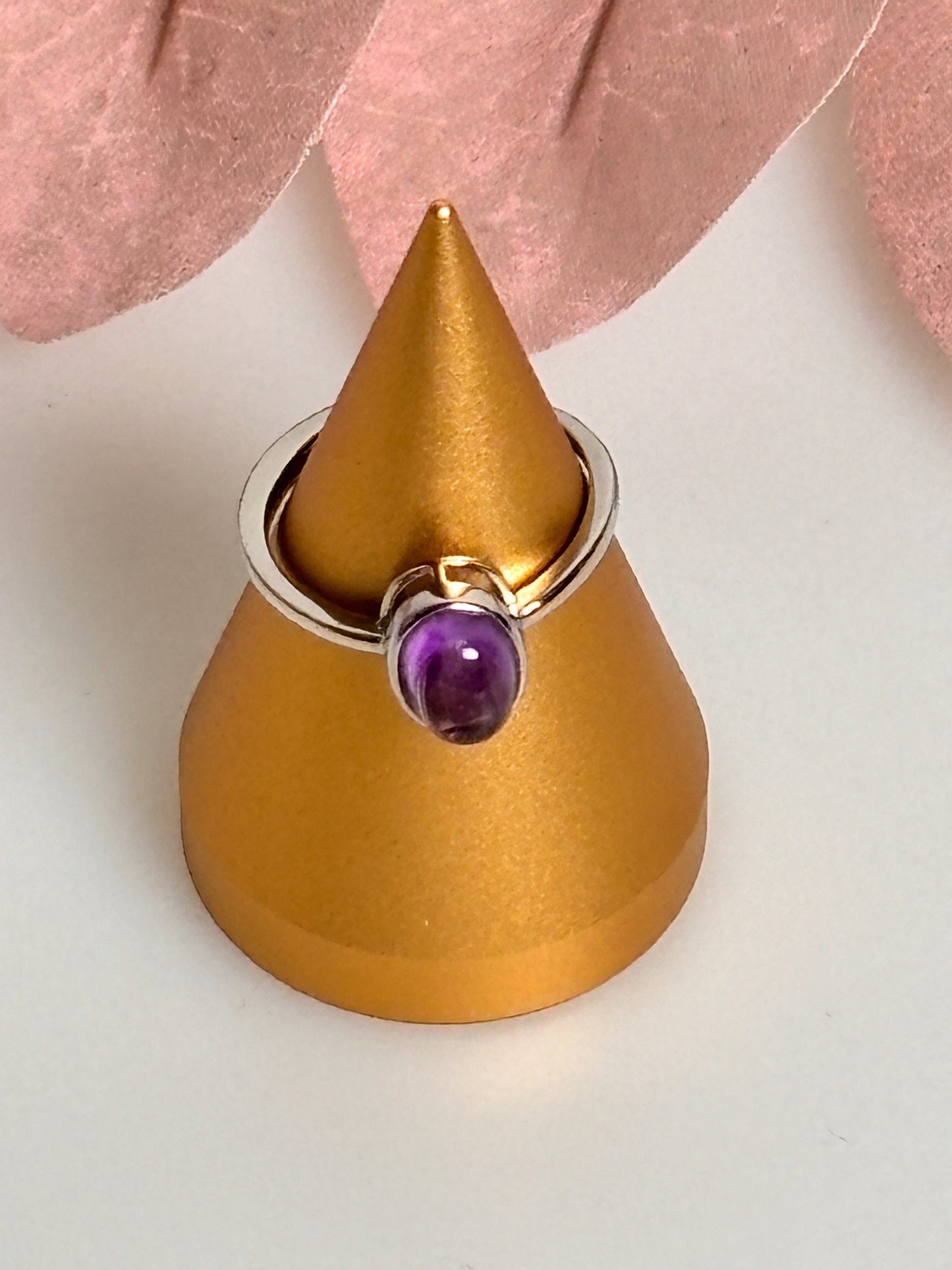 Adjustable silver ring 925 with oval amethyst stone, jewelry with impact, elegant gemstone ring