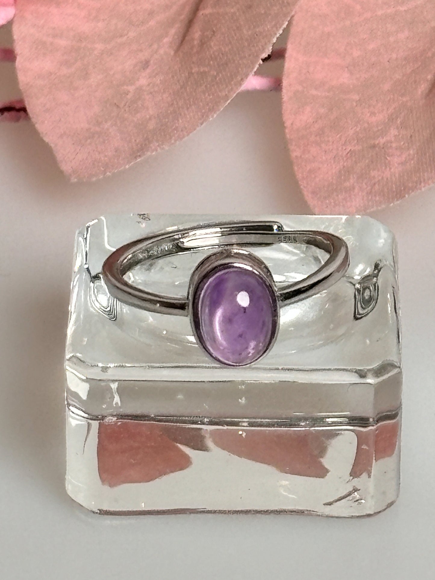 Adjustable silver ring 925 with oval amethyst stone, jewelry with impact, elegant gemstone ring