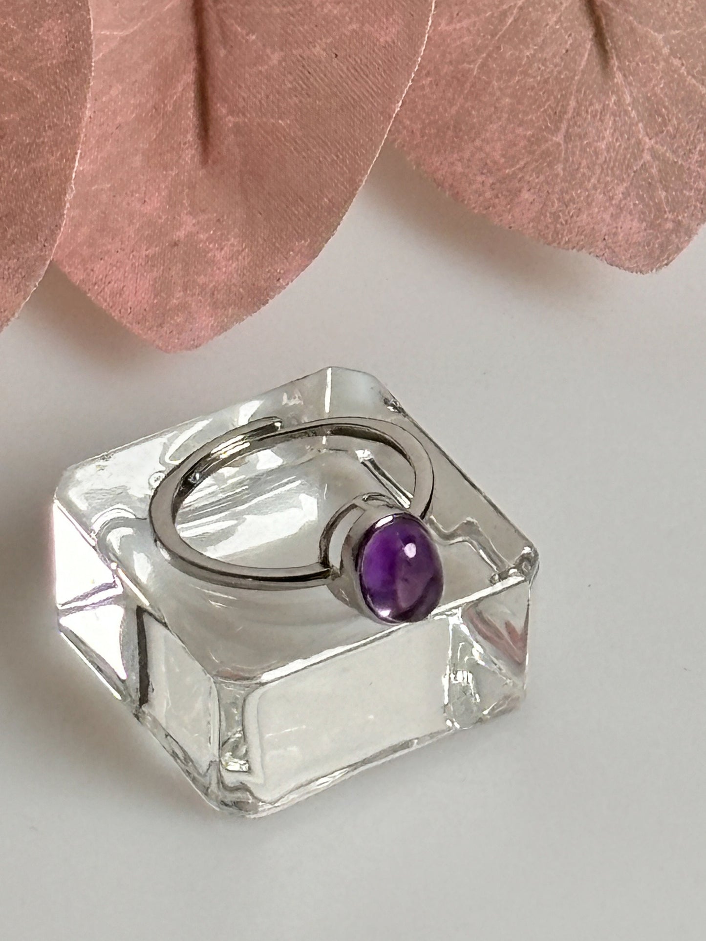 Adjustable silver ring 925 with oval amethyst stone, jewelry with impact, elegant gemstone ring