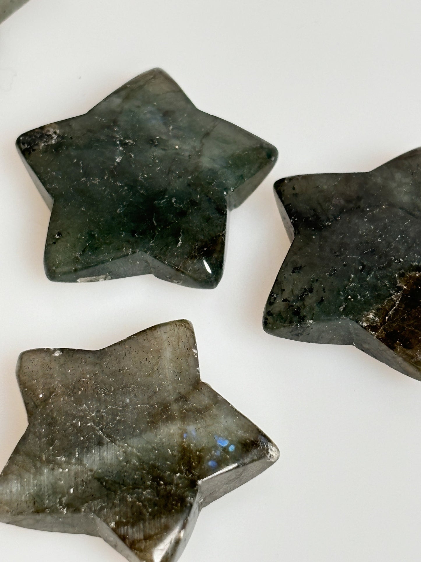Labradorite Star Pocket Stone approx. 3x3cm - Spiritual Decorative Crystal, Shine and Play of Colors, Small Star Stone