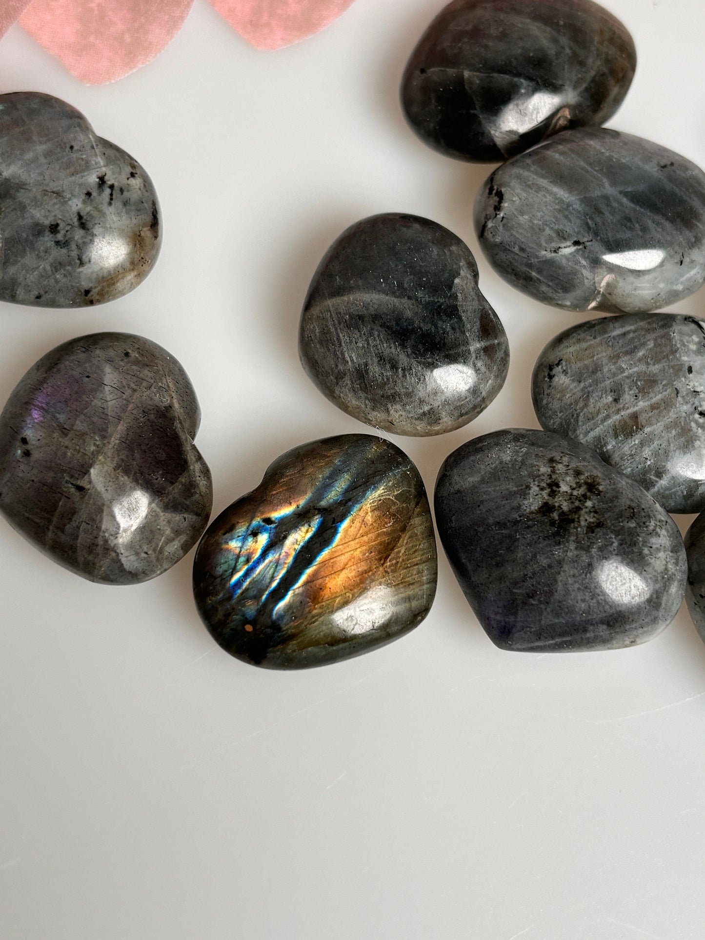 Premium labradorite hearts with impressive flash: also available in pink and purple, three sizes