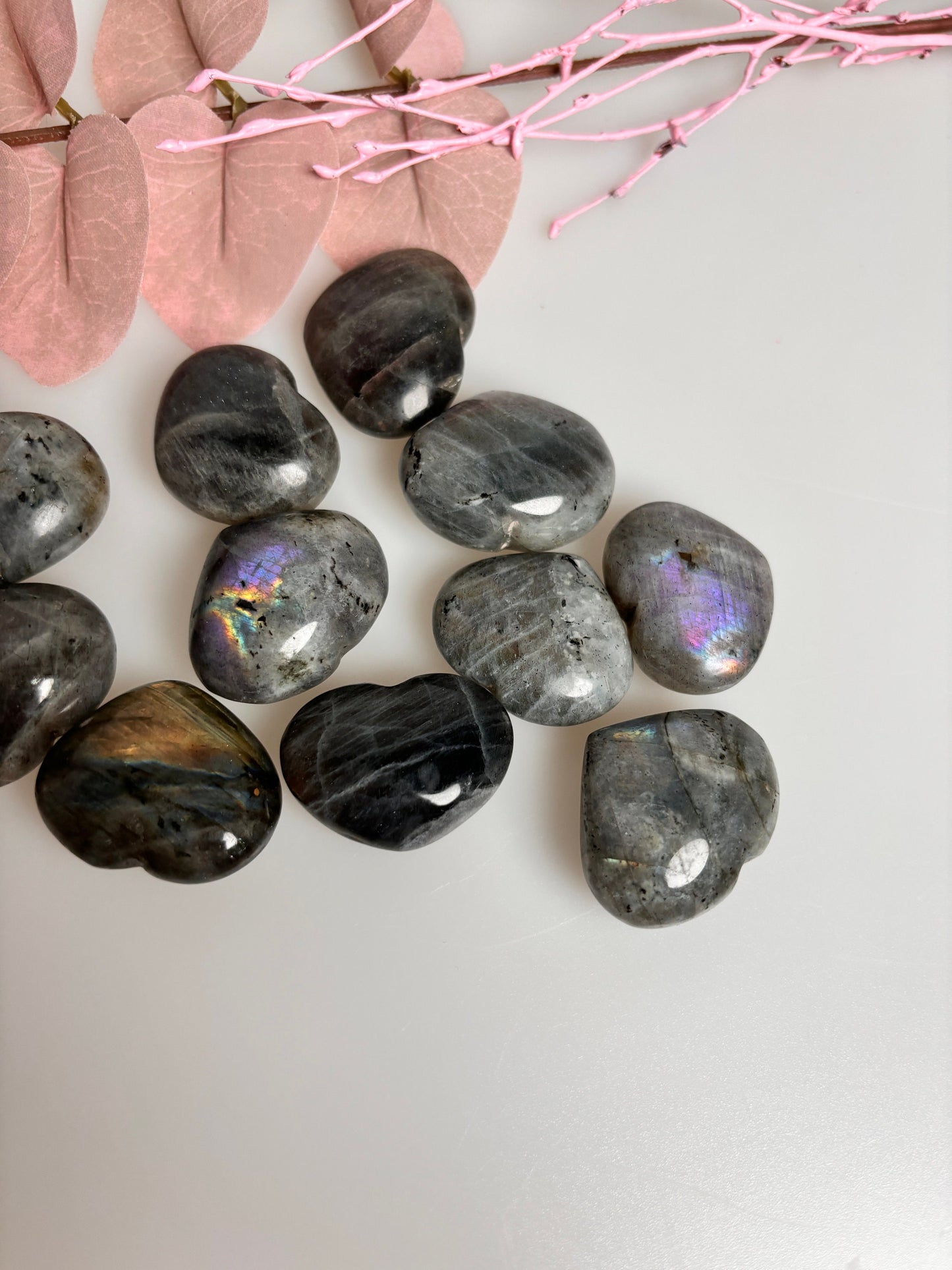 Premium labradorite hearts with impressive flash: also available in pink and purple, three sizes