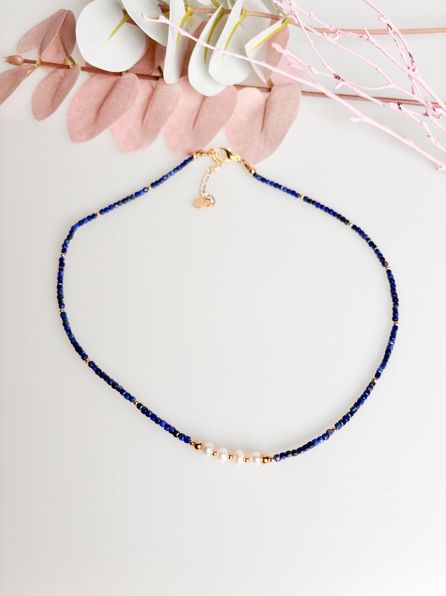 Delicate short necklace made of lapis lazuli cube beads & real freshwater pearls – elegant jewelry for special occasions
