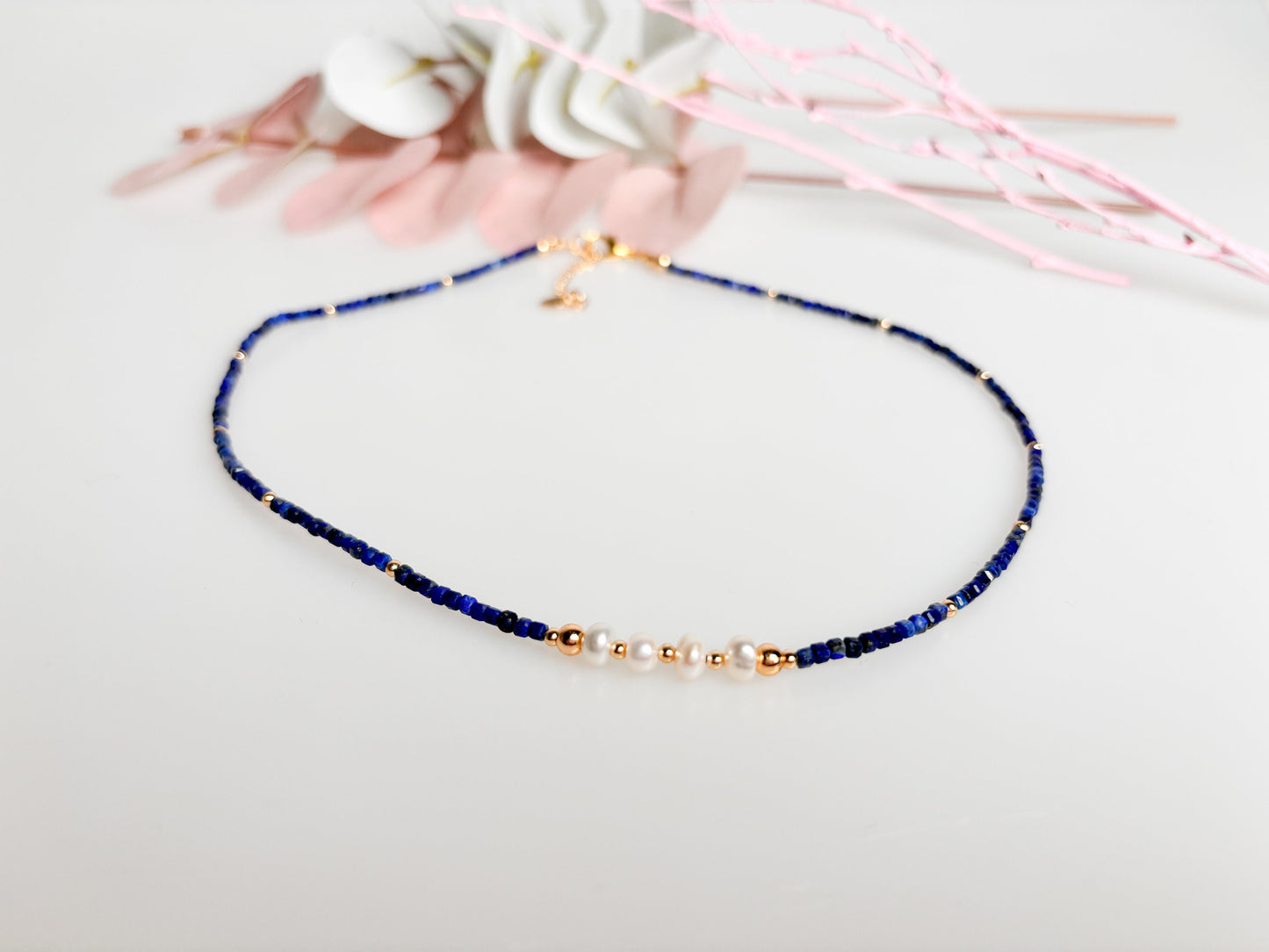 Delicate short necklace made of lapis lazuli cube beads & real freshwater pearls – elegant jewelry for special occasions