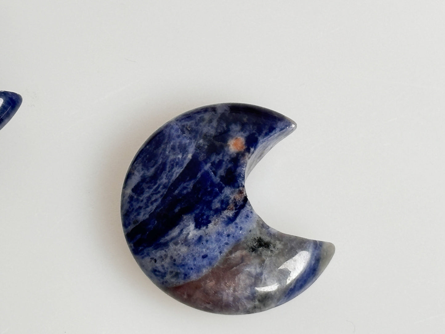 Sodalite Moon Carving - Perfect decoration or to take away, ideal for spiritual energy and harmony, unique and beautiful